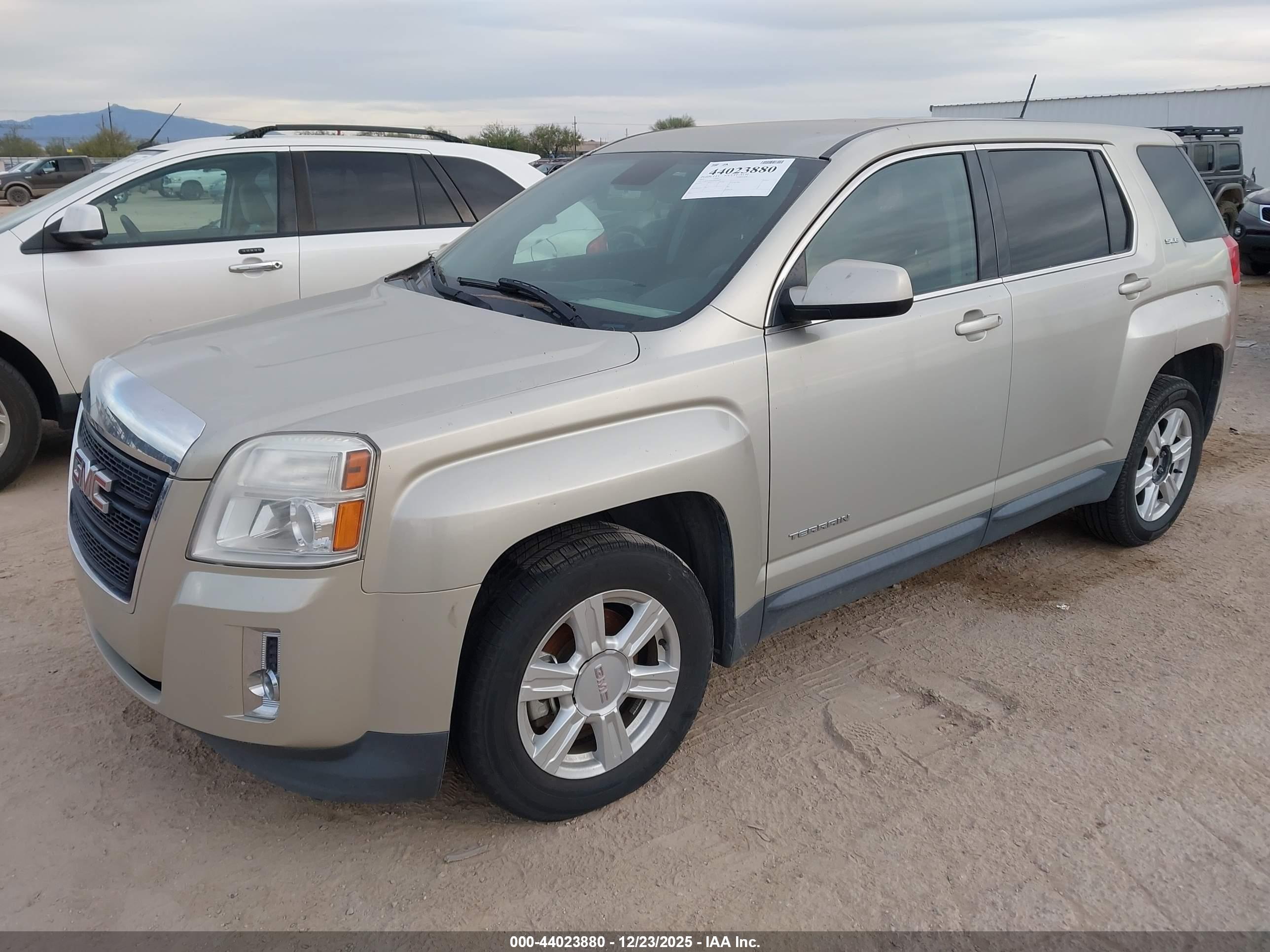 GMC TERRAIN image 2