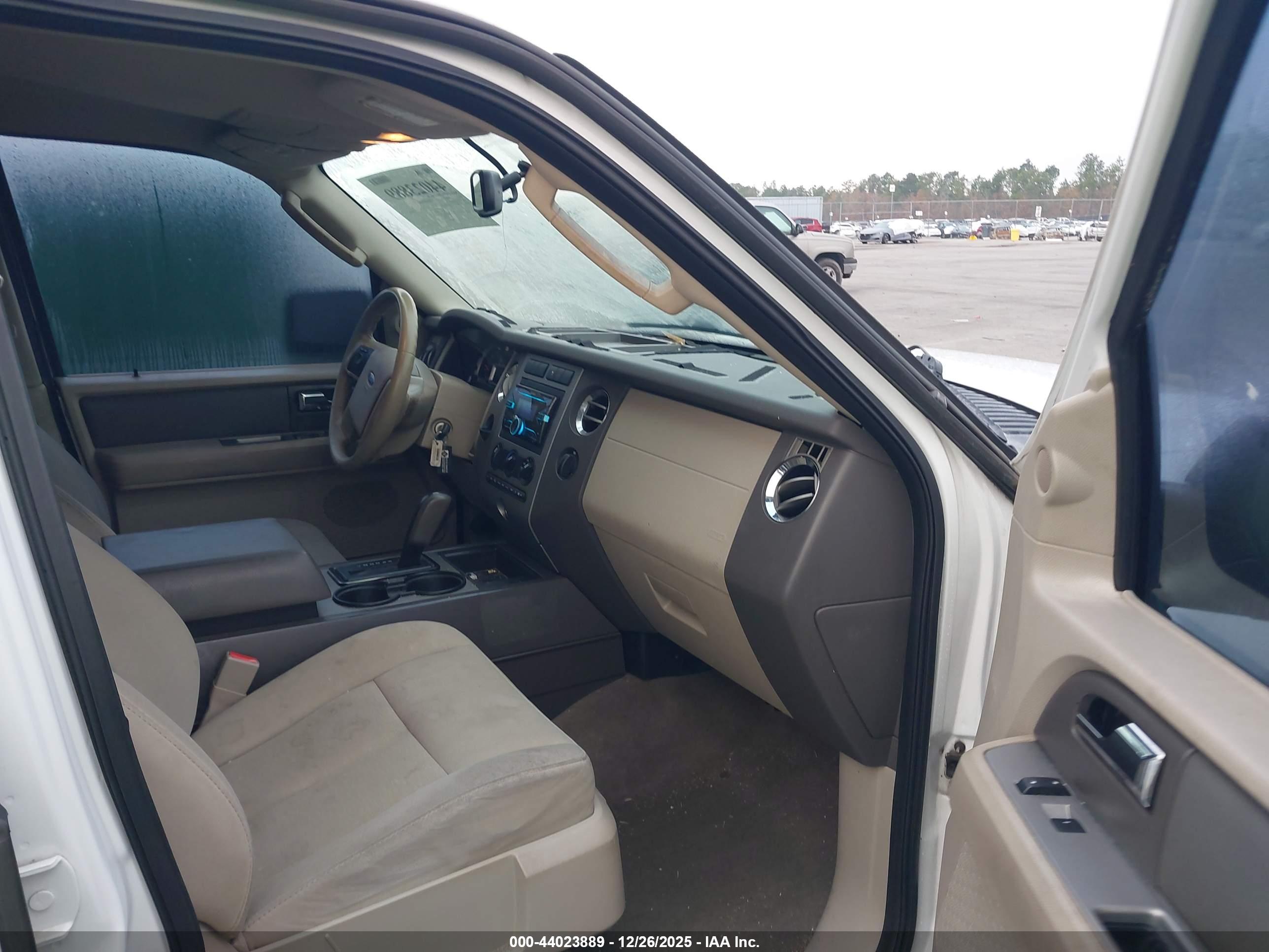 FORD EXPEDITION image 5