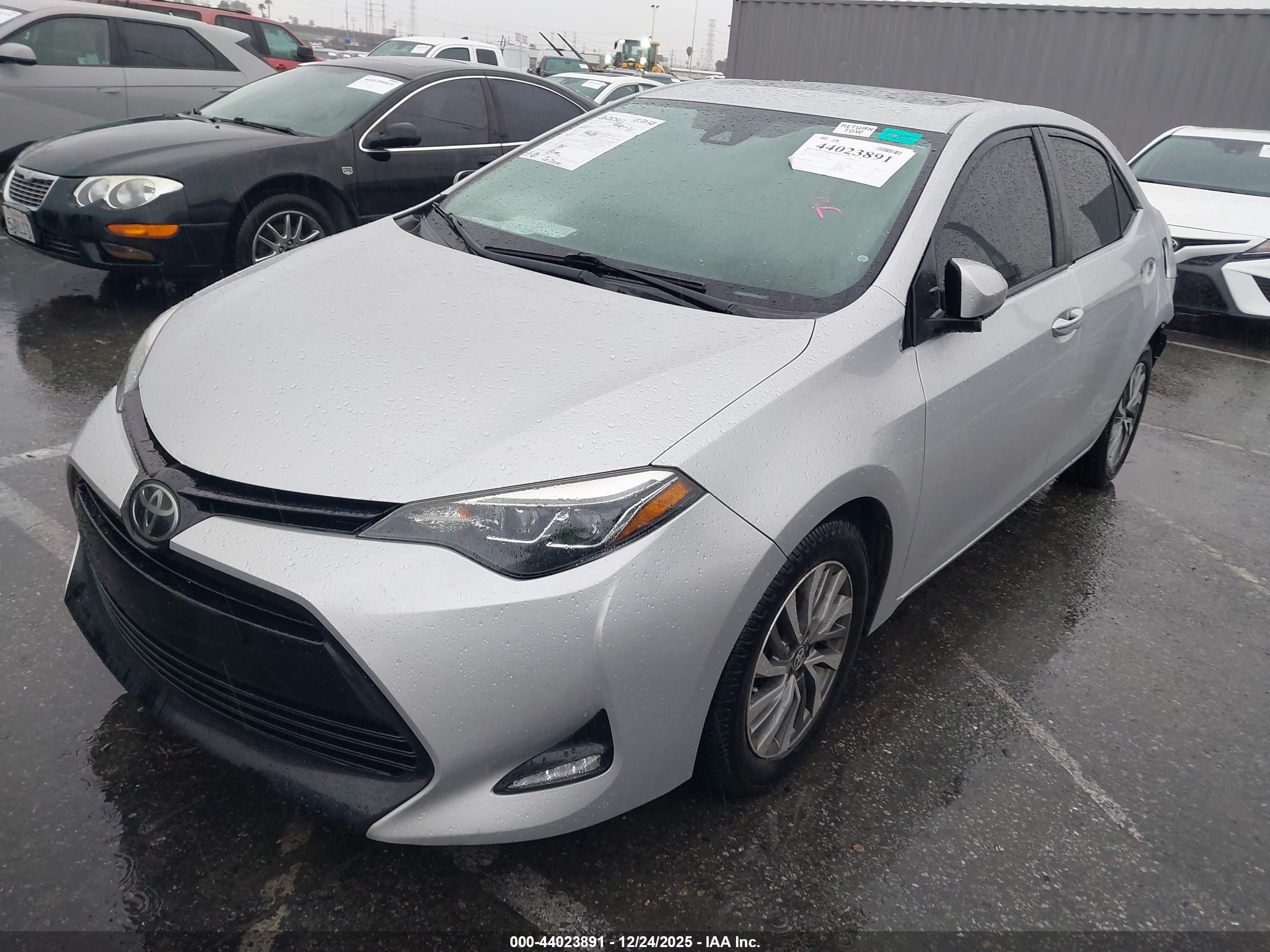 TOYOTA COROLLA image 2