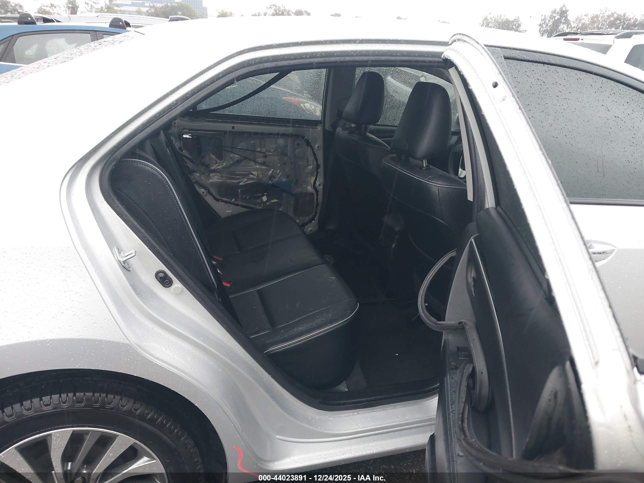 TOYOTA COROLLA image 8