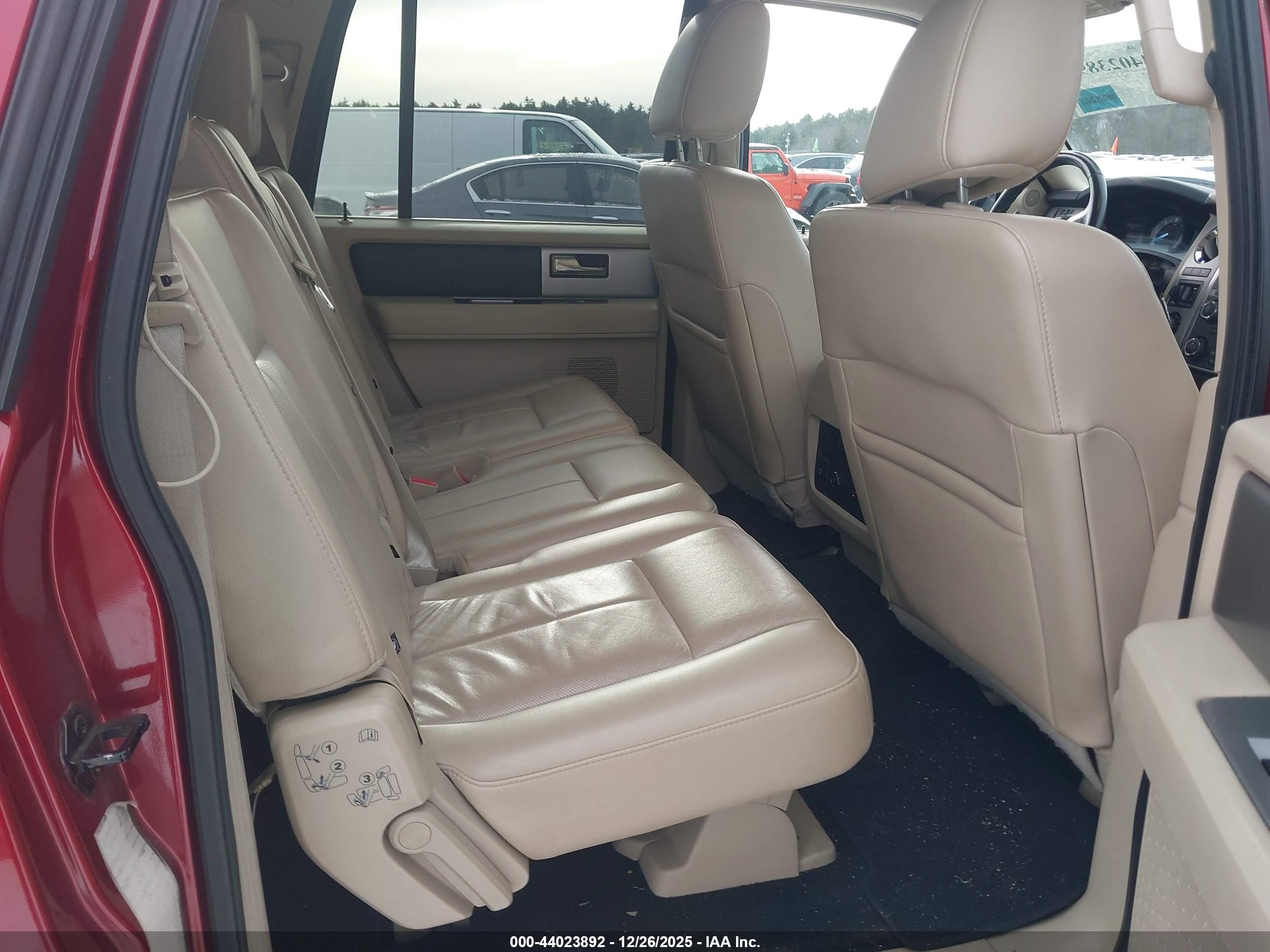FORD EXPEDITION image 8