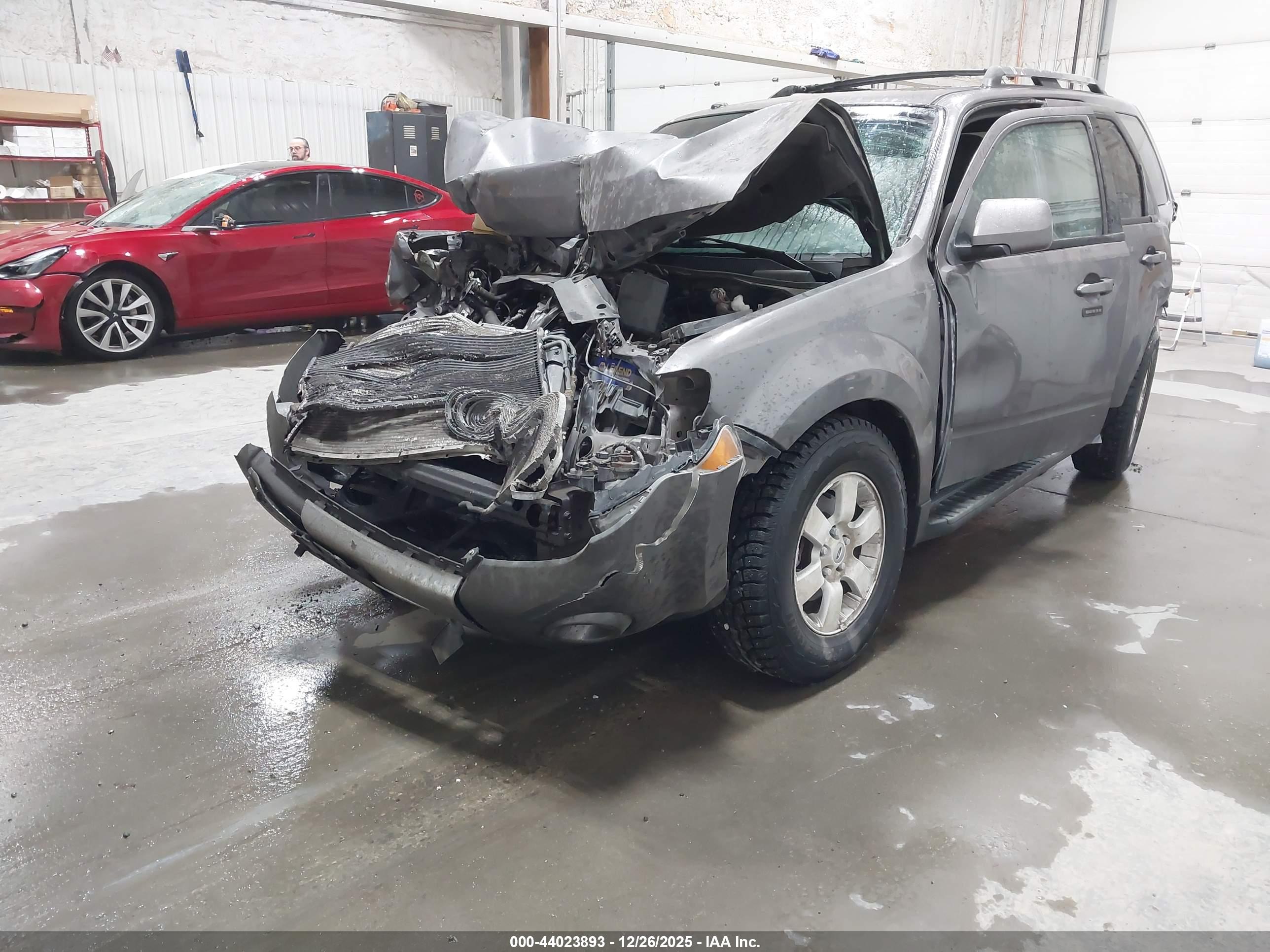 FORD ESCAPE image 2