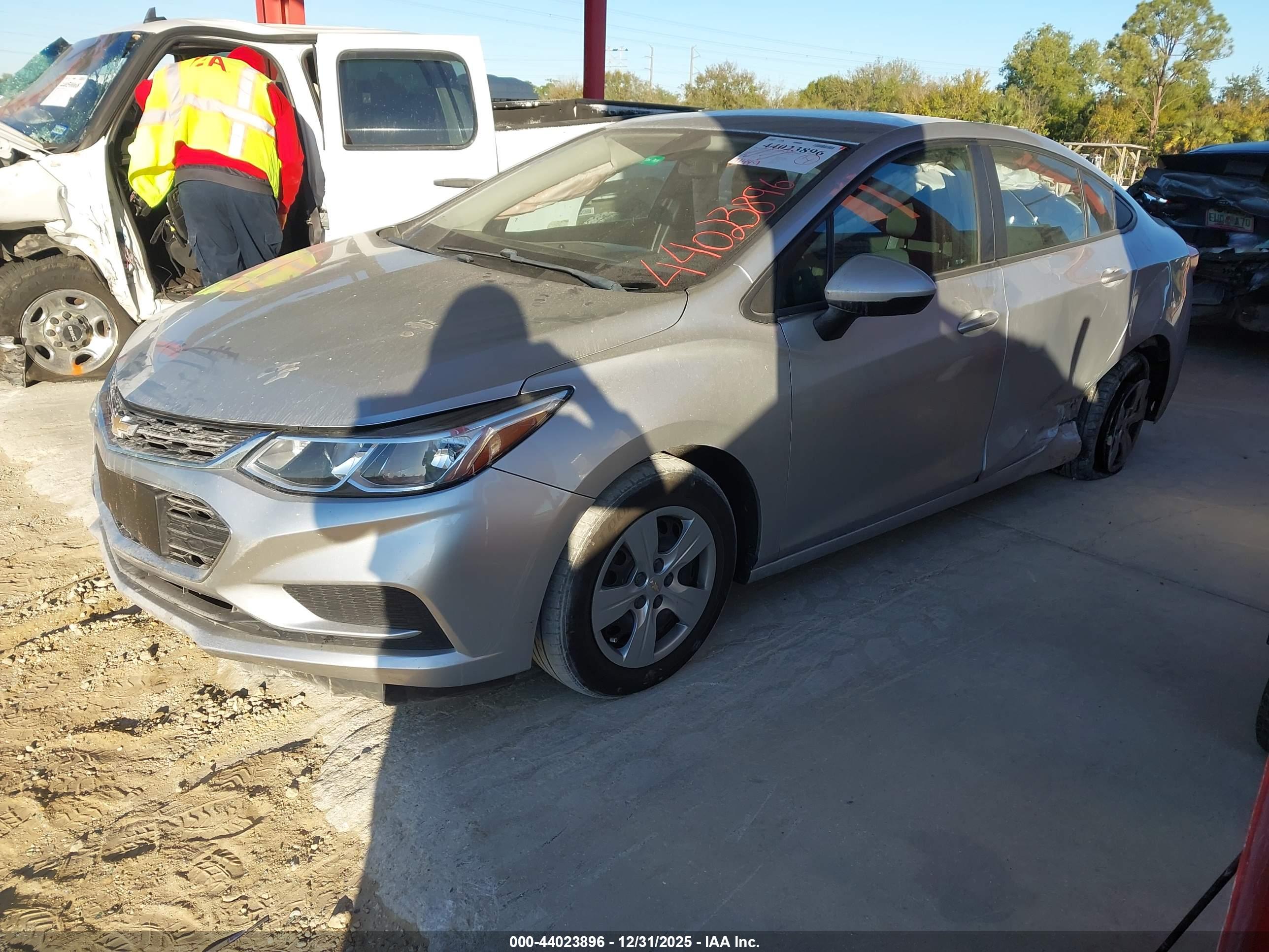 CHEVROLET CRUZE image 2