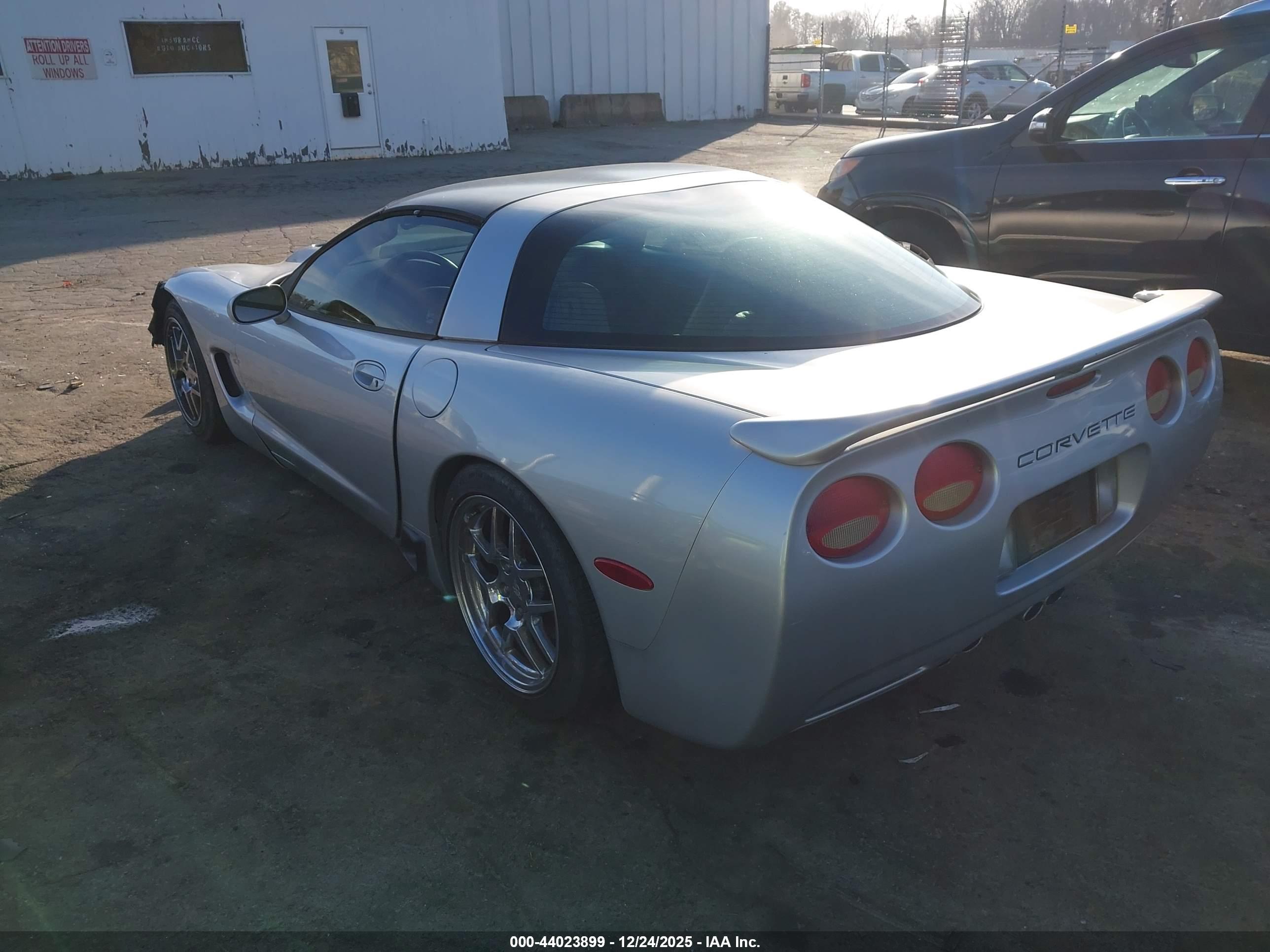 CHEVROLET CORVETTE image 3