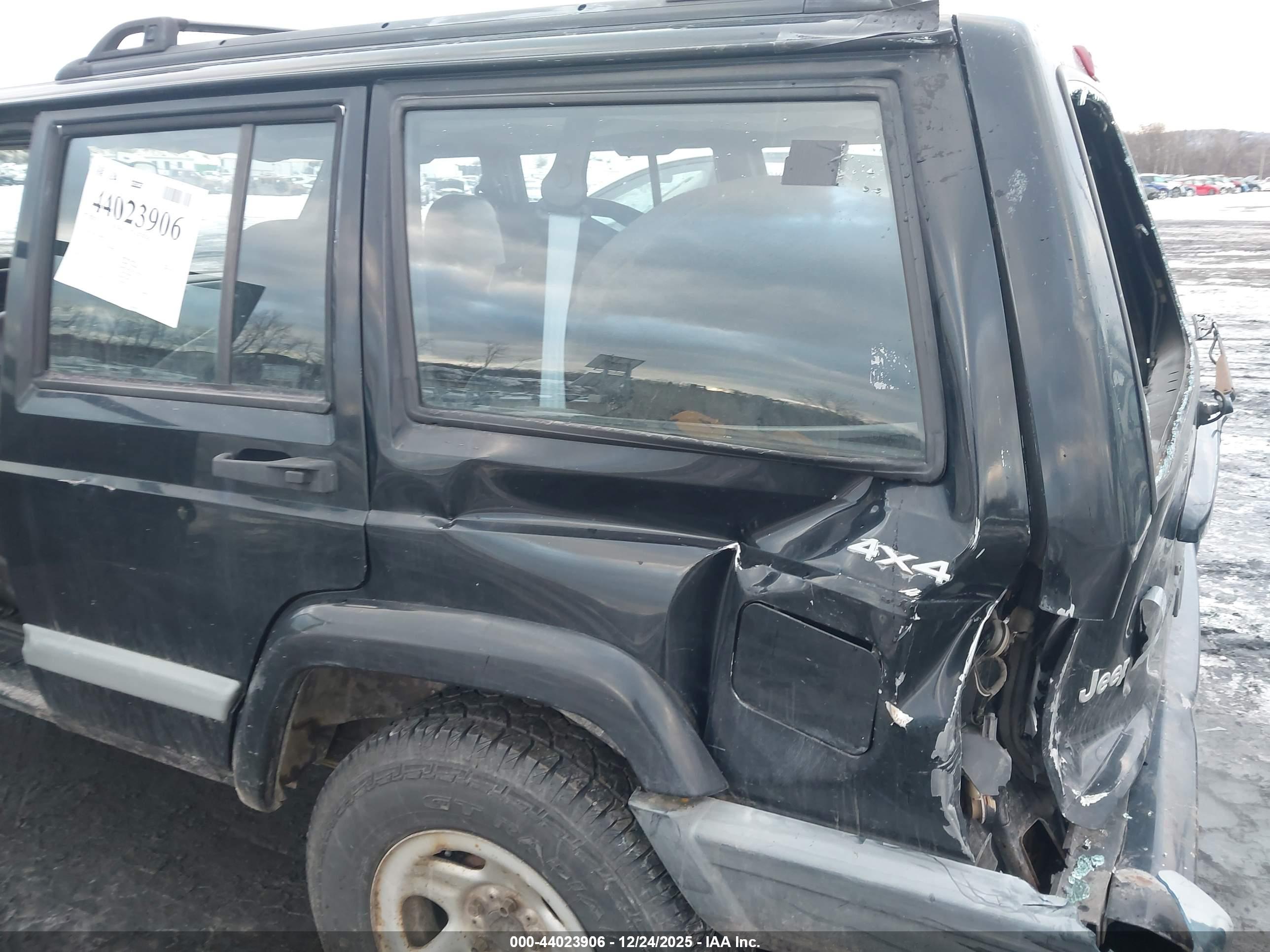 JEEP CHEROKEE image 6