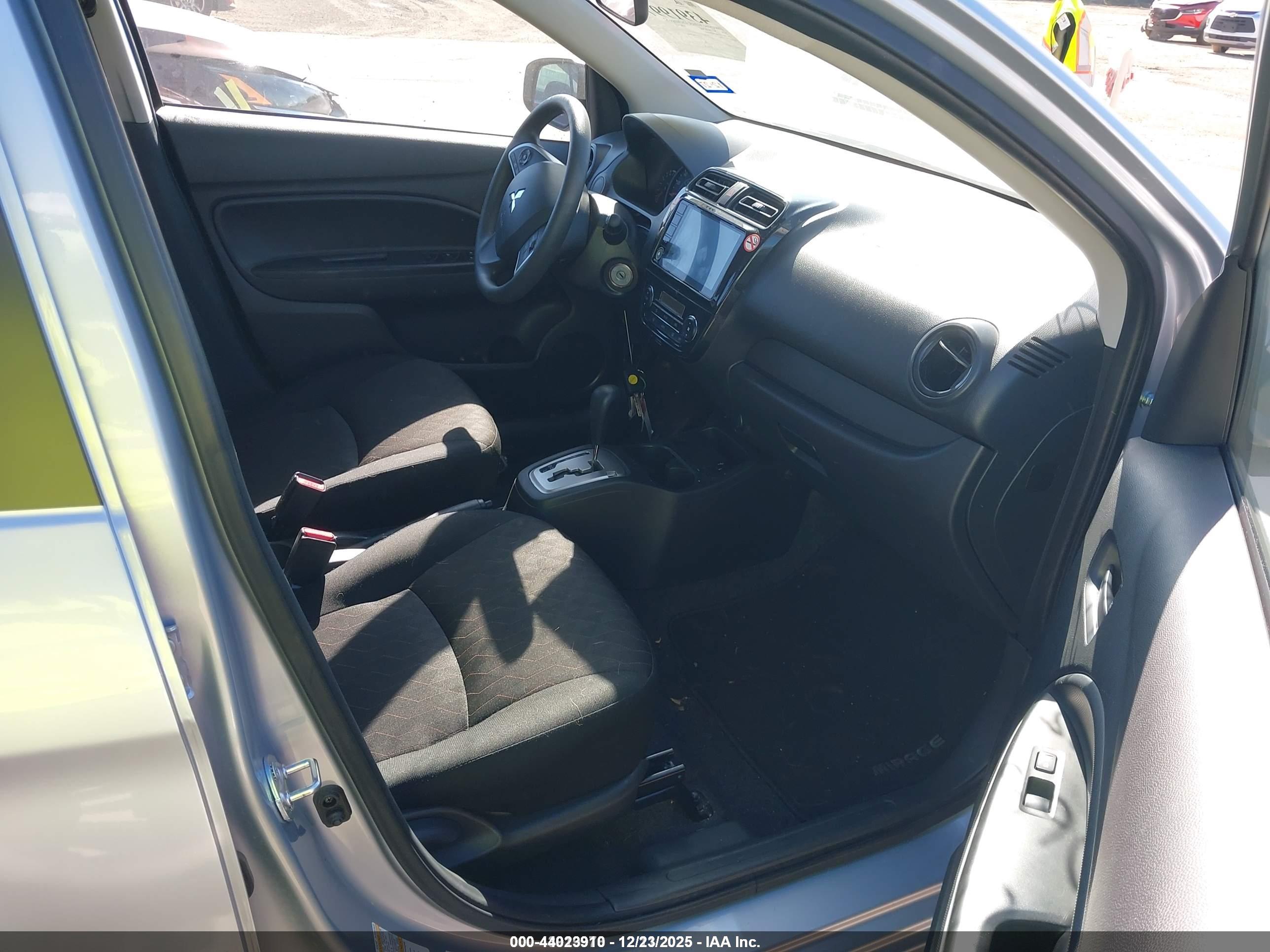 MITSUBISHI MIRAGE image 5