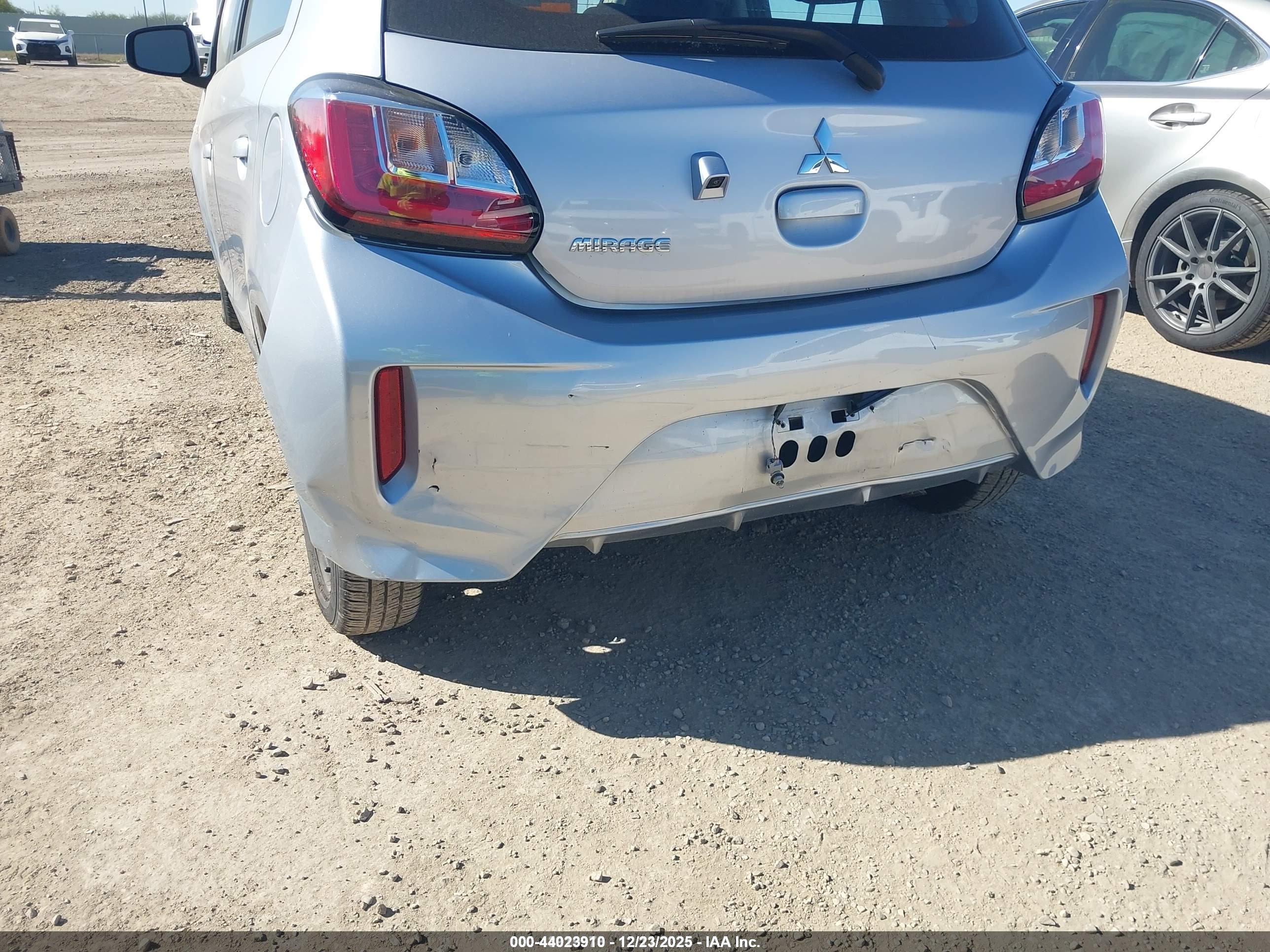 MITSUBISHI MIRAGE image 6