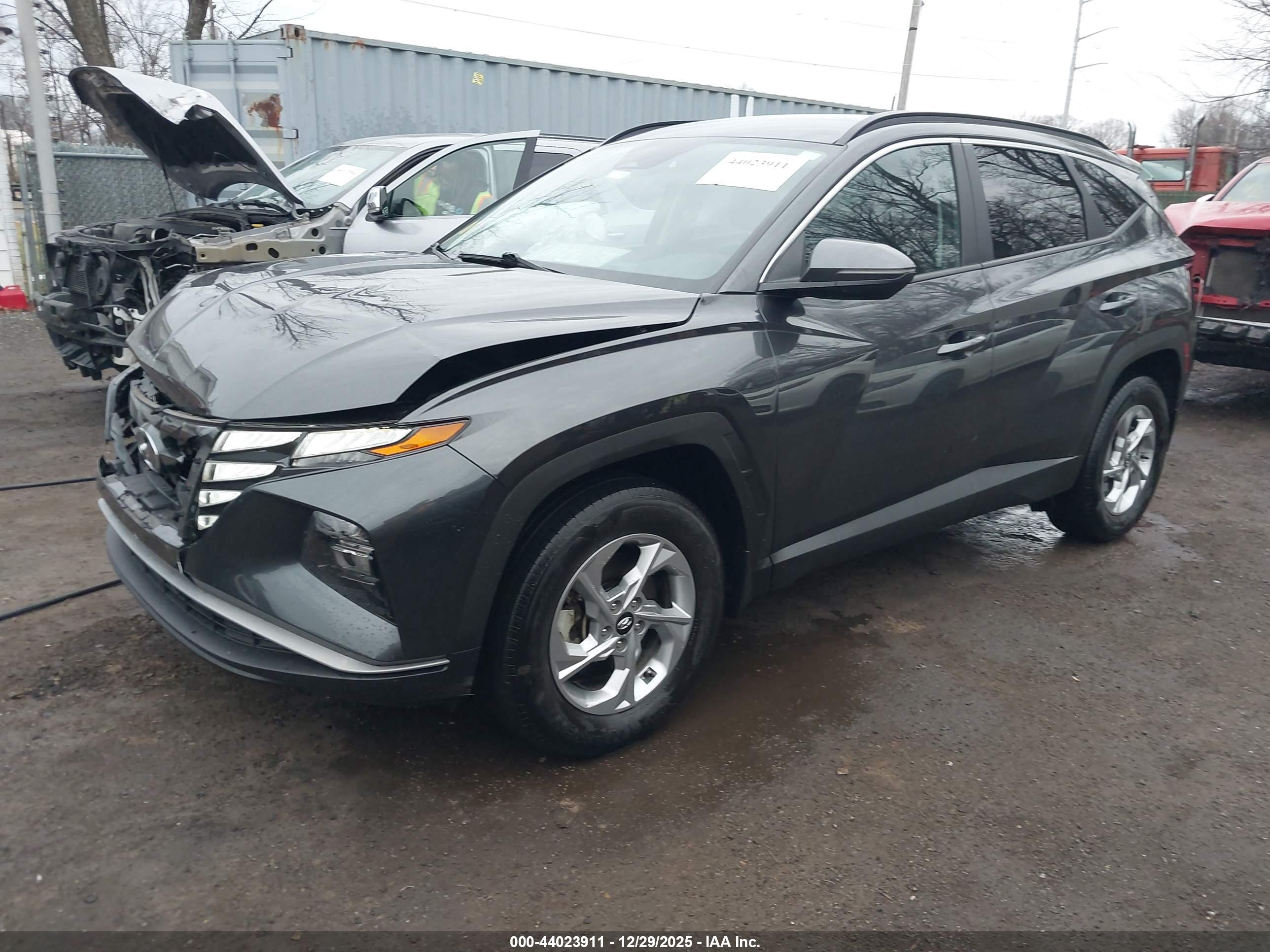 HYUNDAI TUCSON image 2