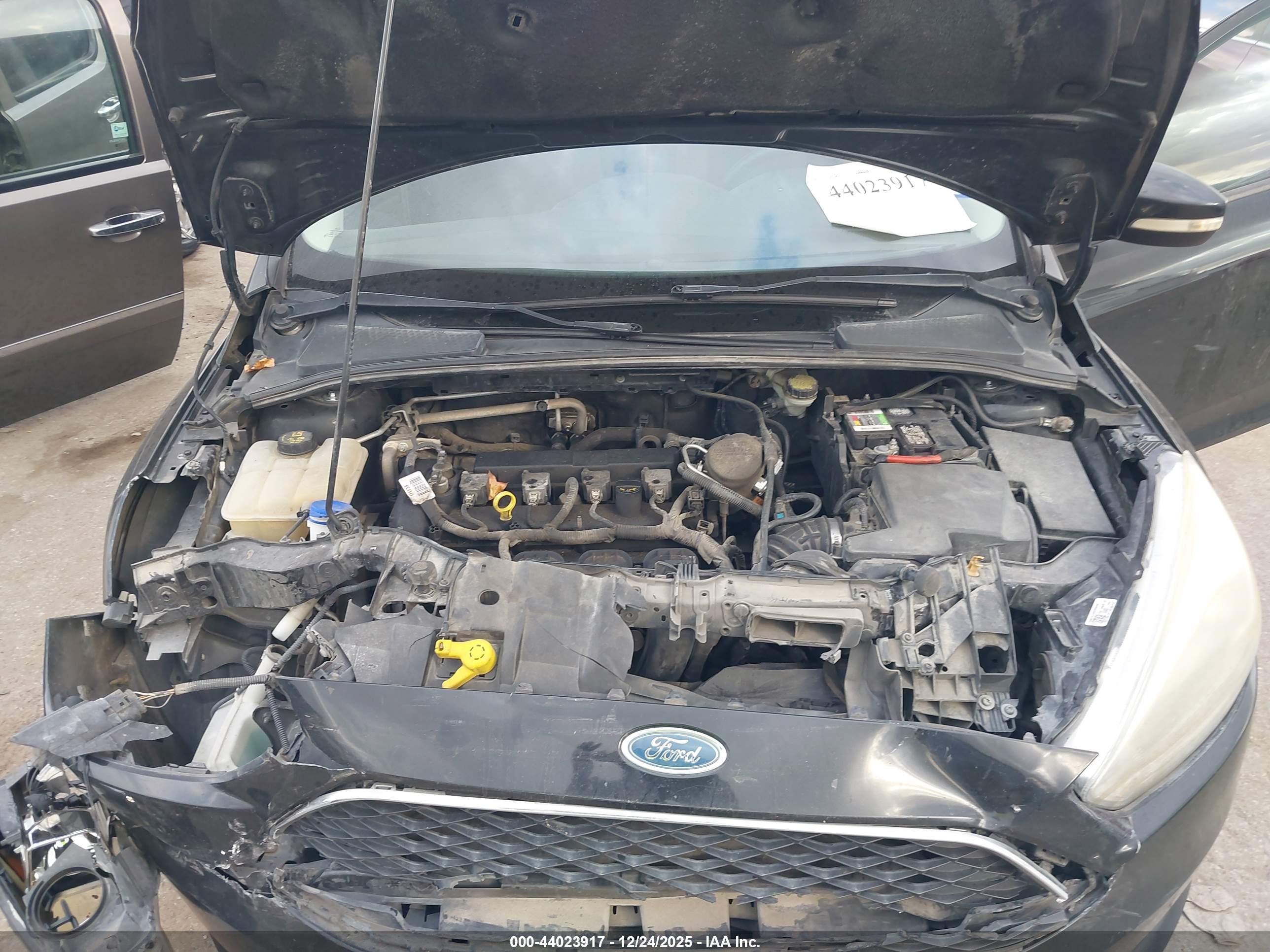 FORD FOCUS image 10