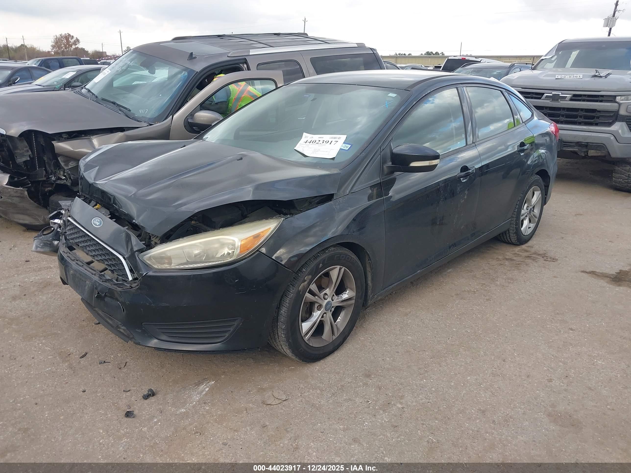 FORD FOCUS image 2
