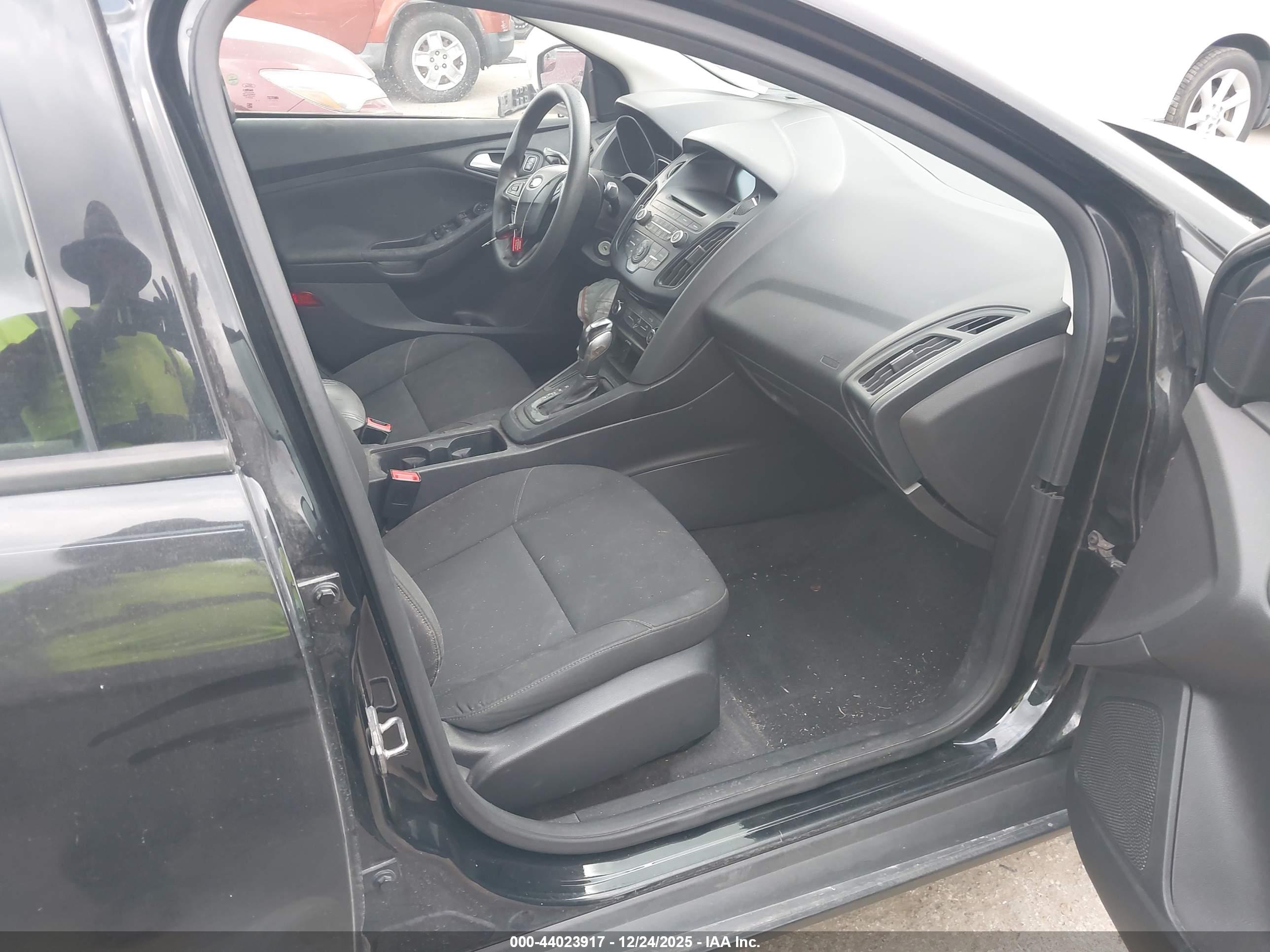 FORD FOCUS image 5