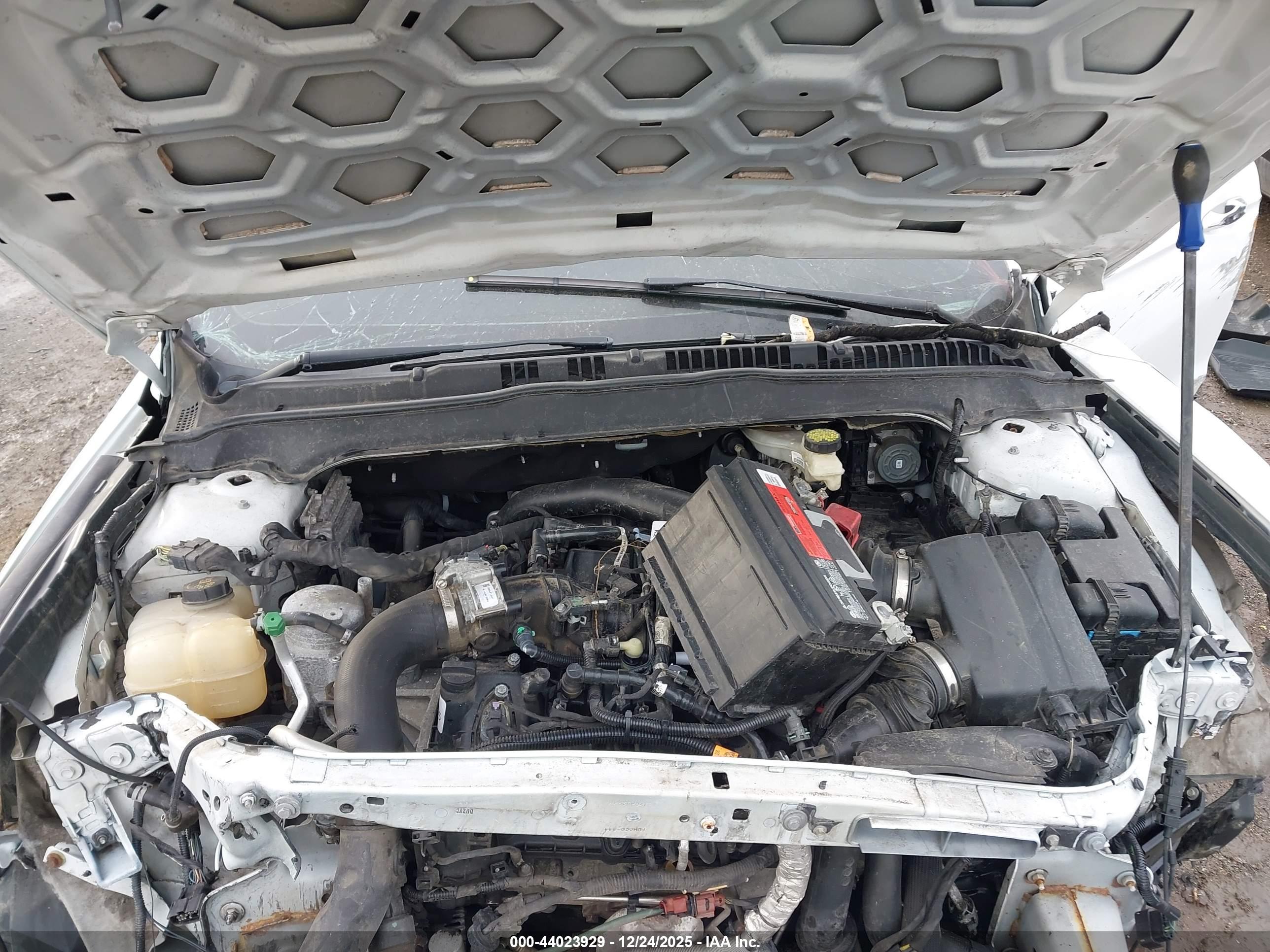 FORD FUSION image 10