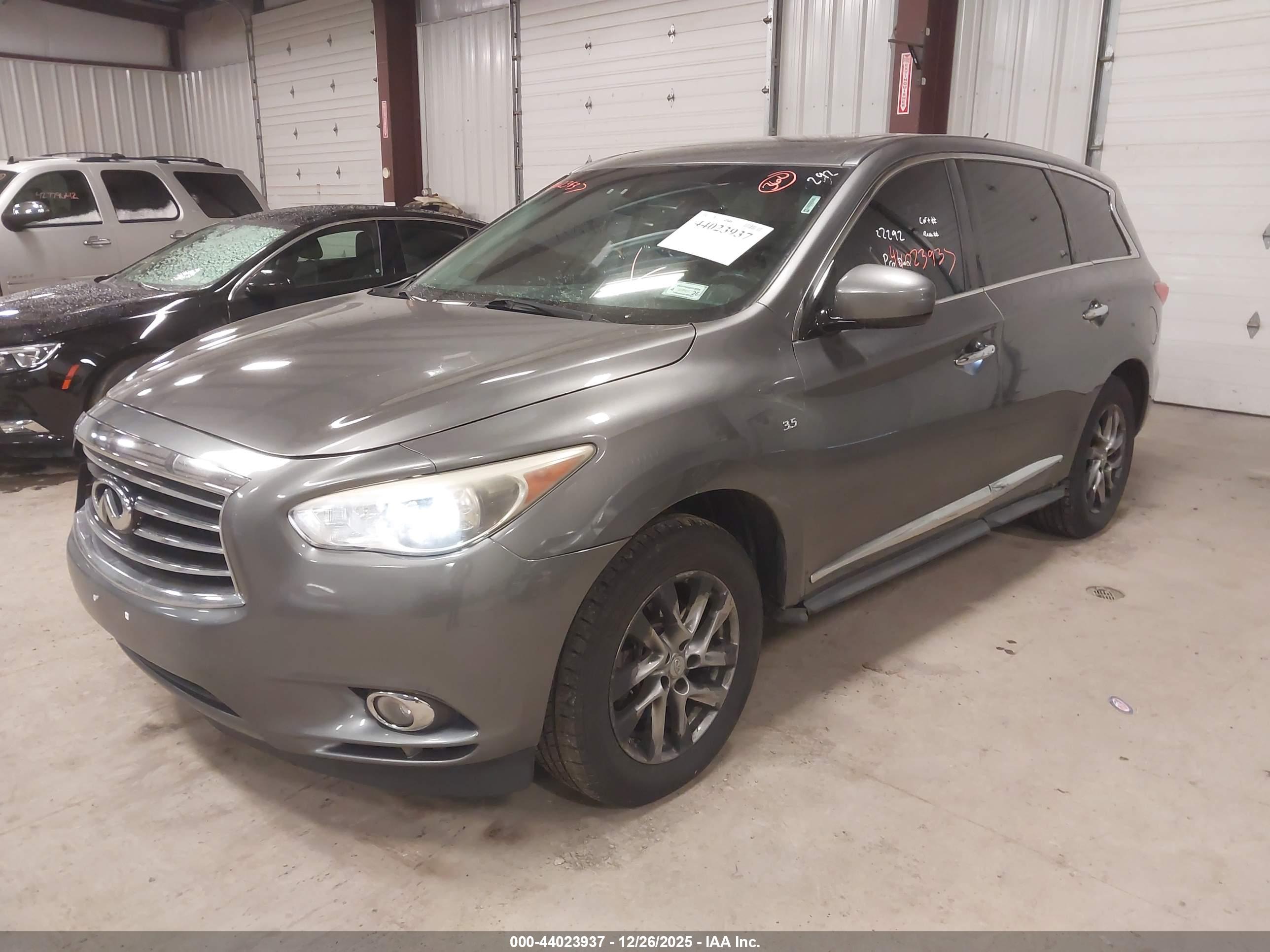 INFINITI QX60 image 2