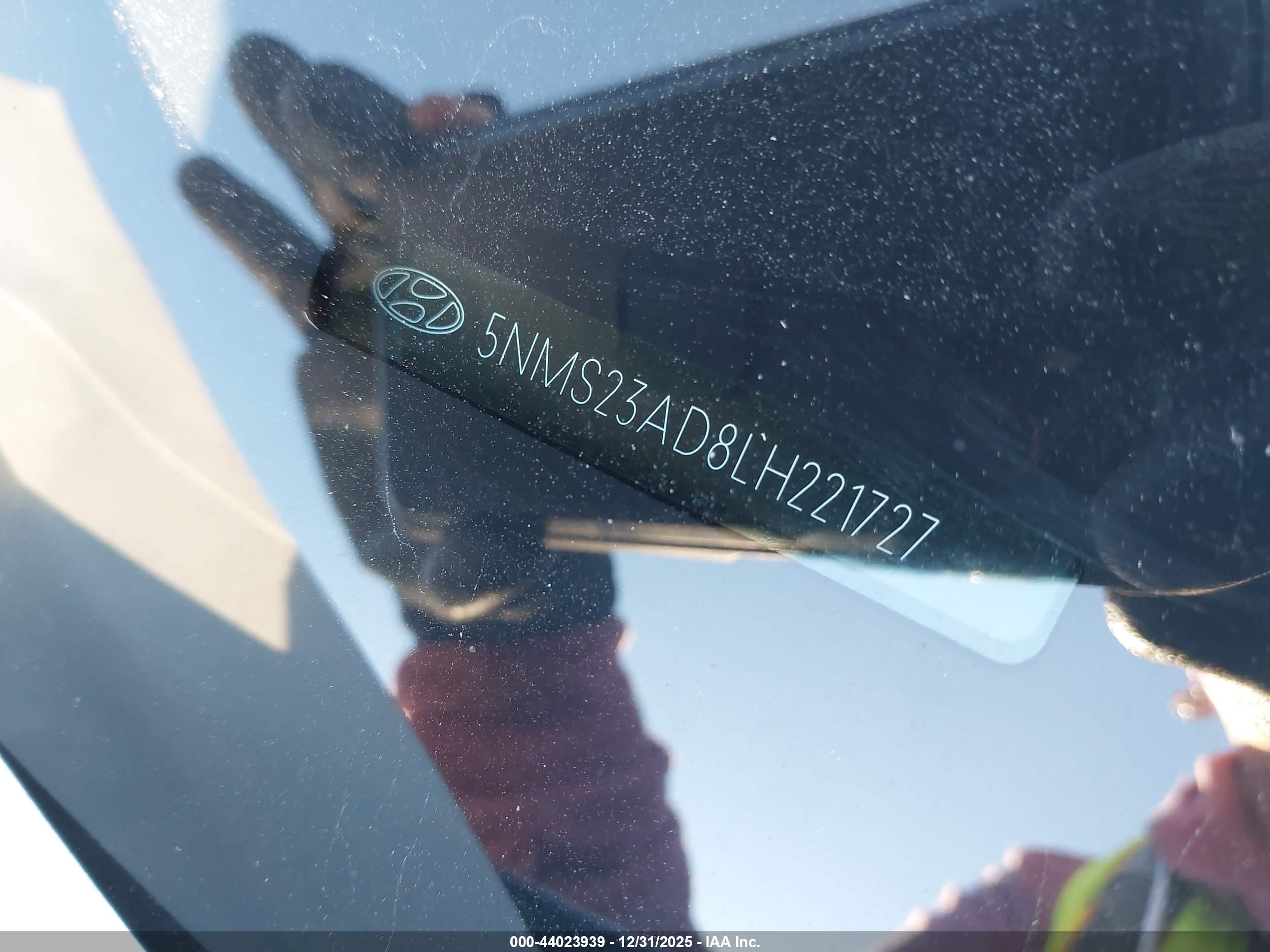 HYUNDAI SANTA image 9