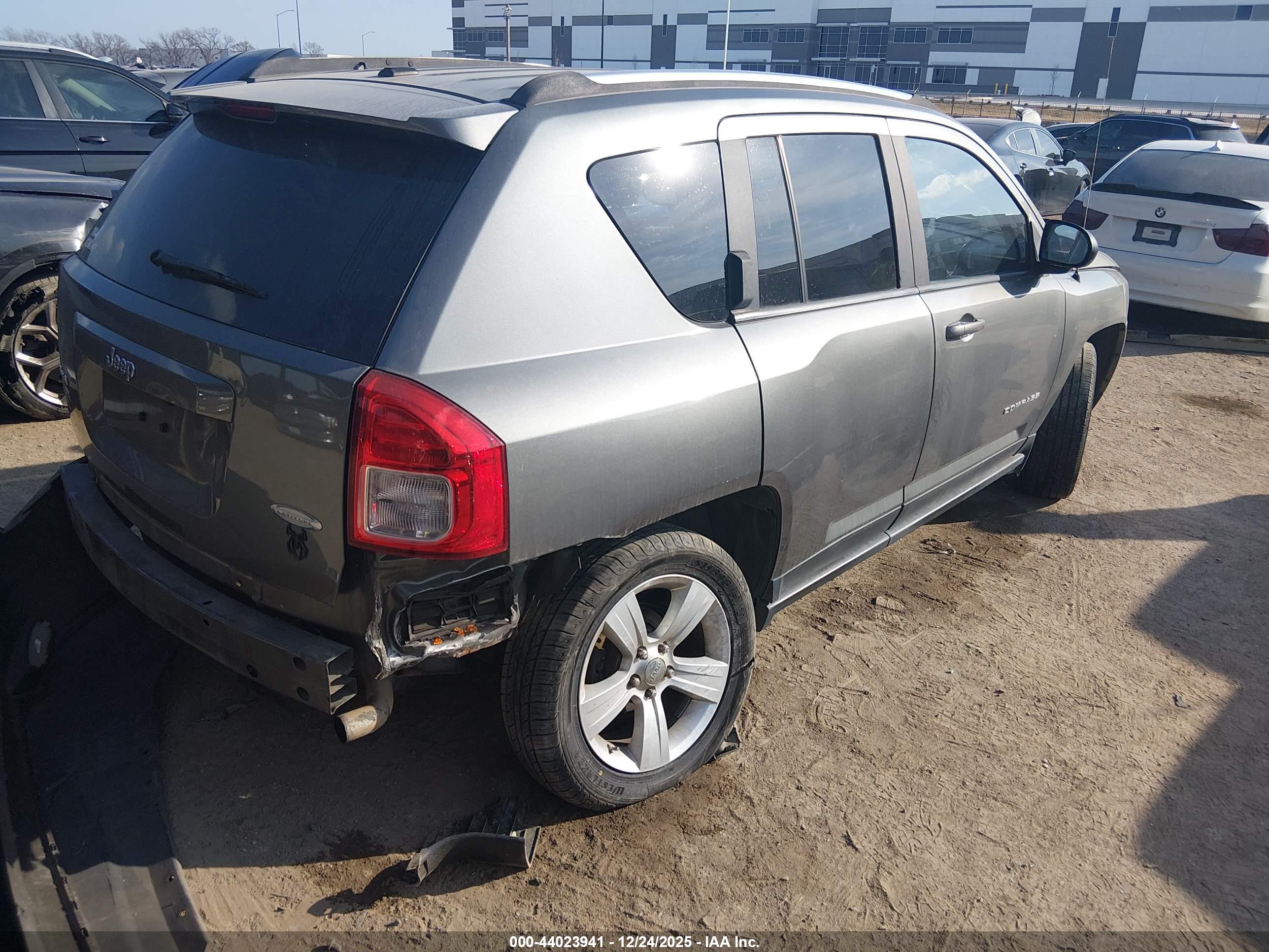 JEEP COMPASS image 4