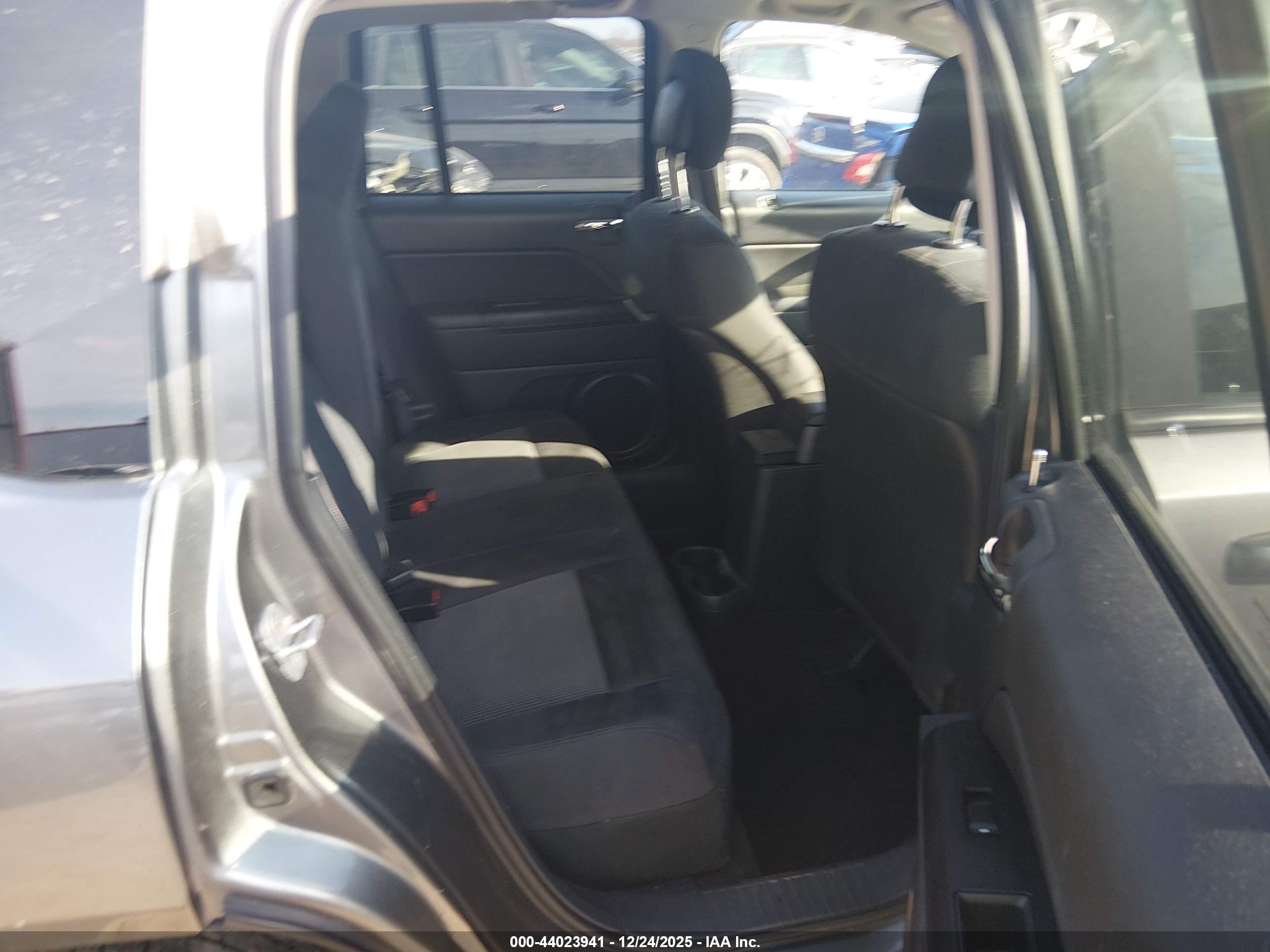 JEEP COMPASS image 8