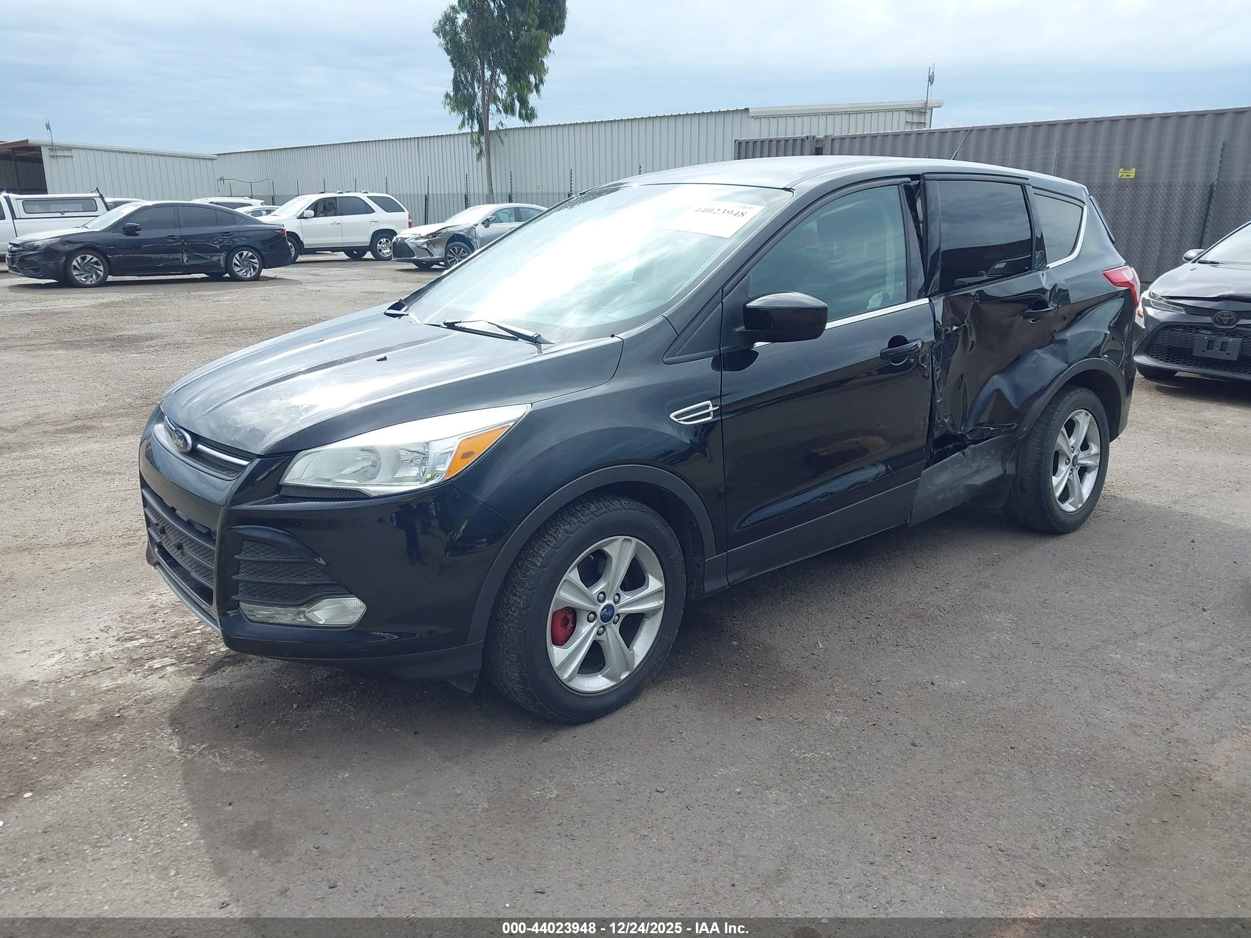 FORD ESCAPE image 2