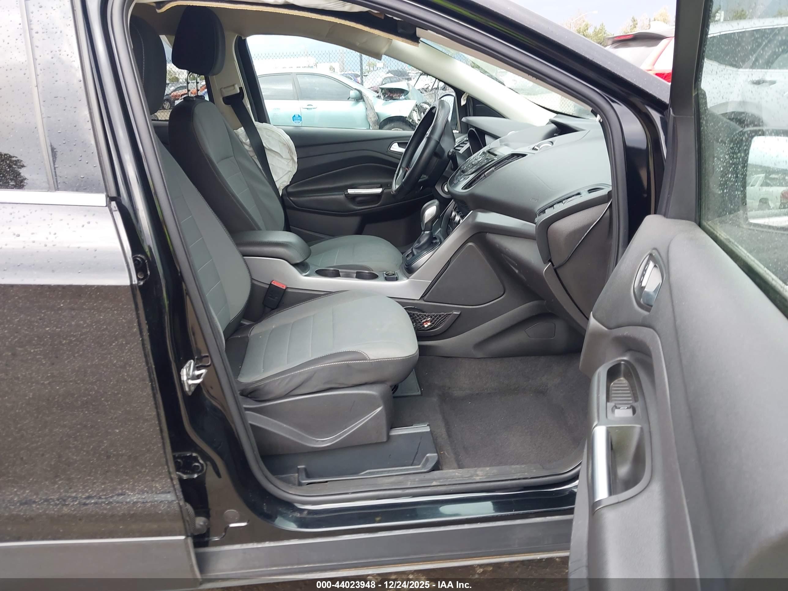 FORD ESCAPE image 5