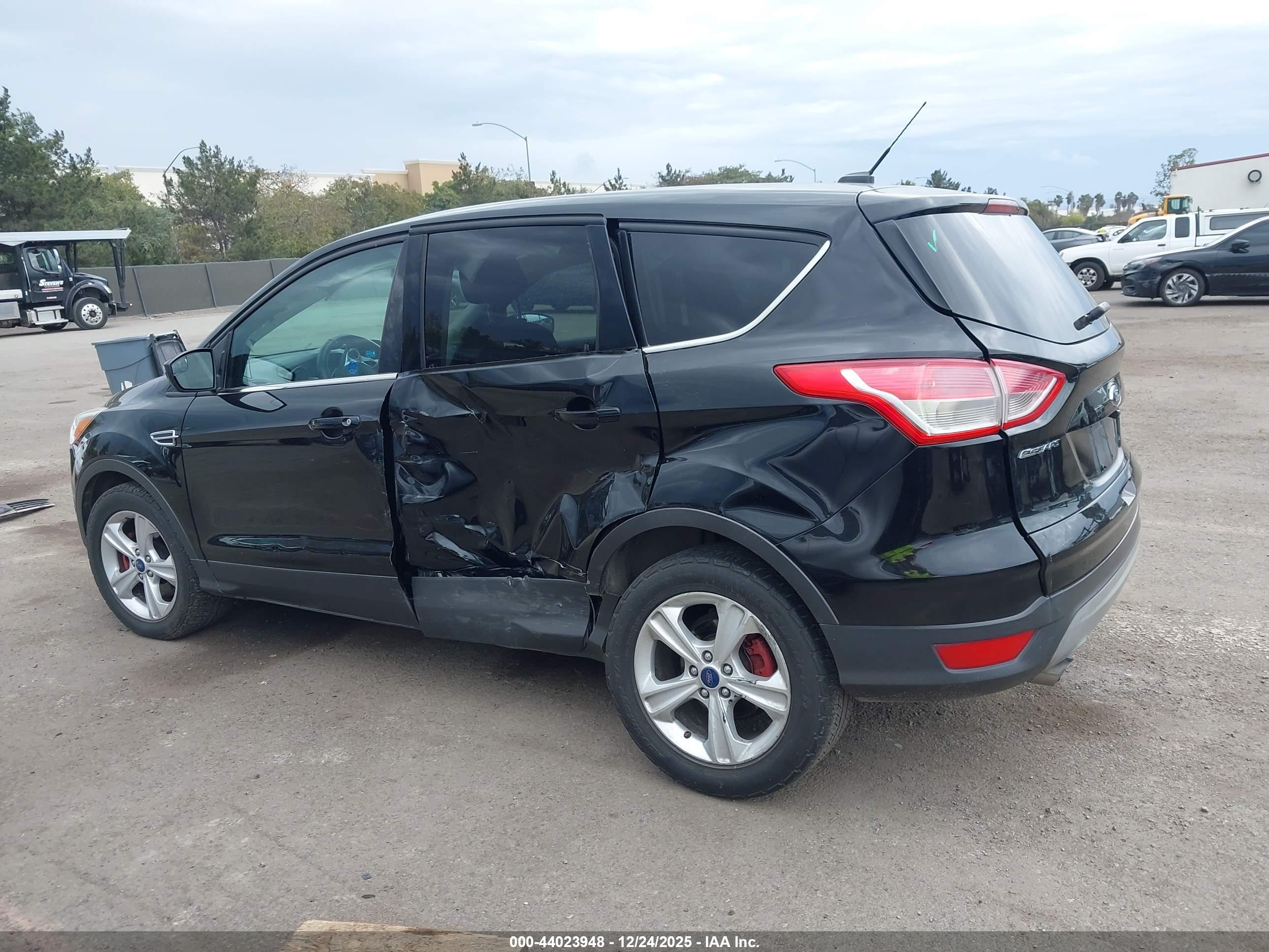 FORD ESCAPE image 6