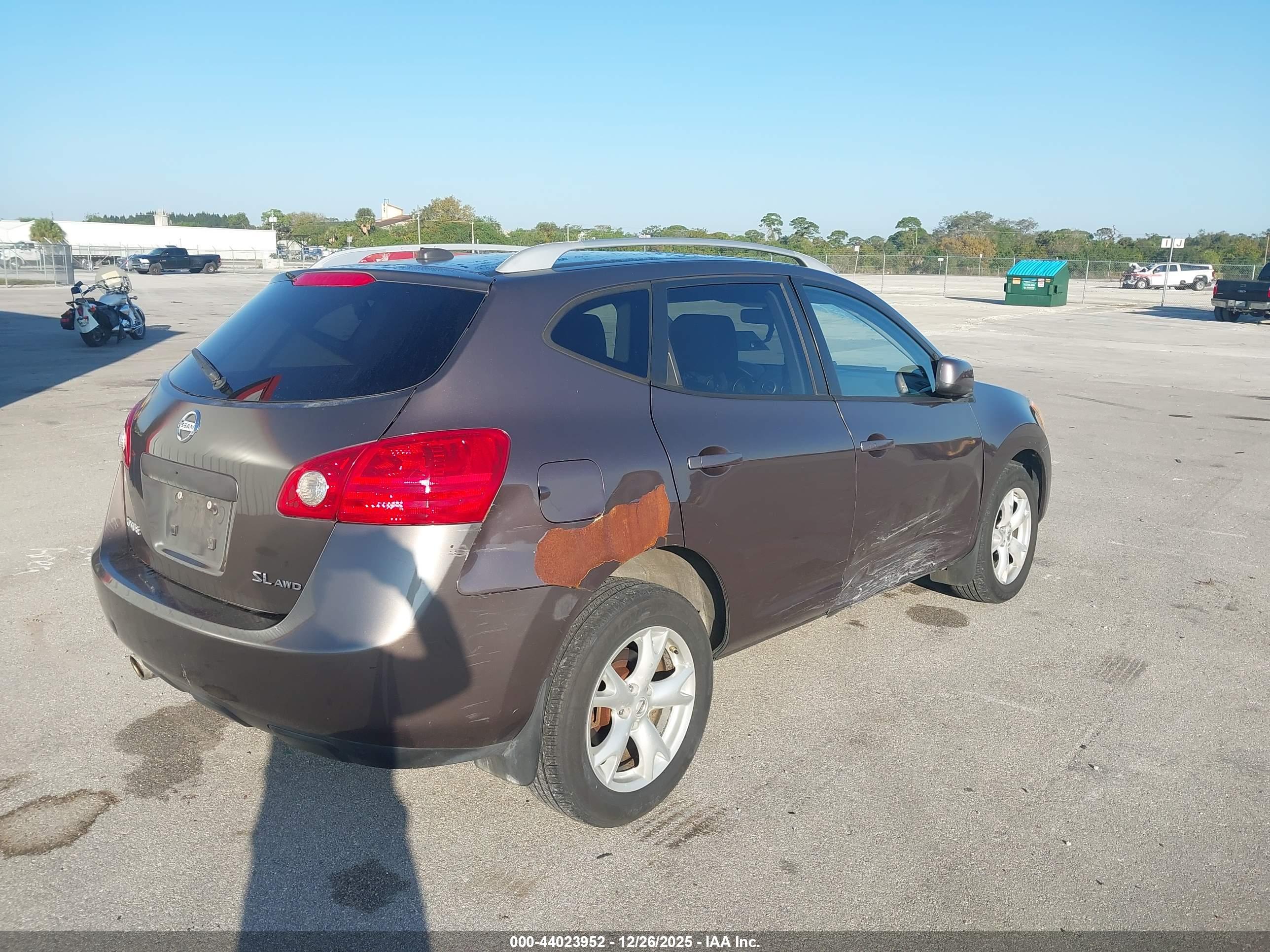 NISSAN ROGUE image 4
