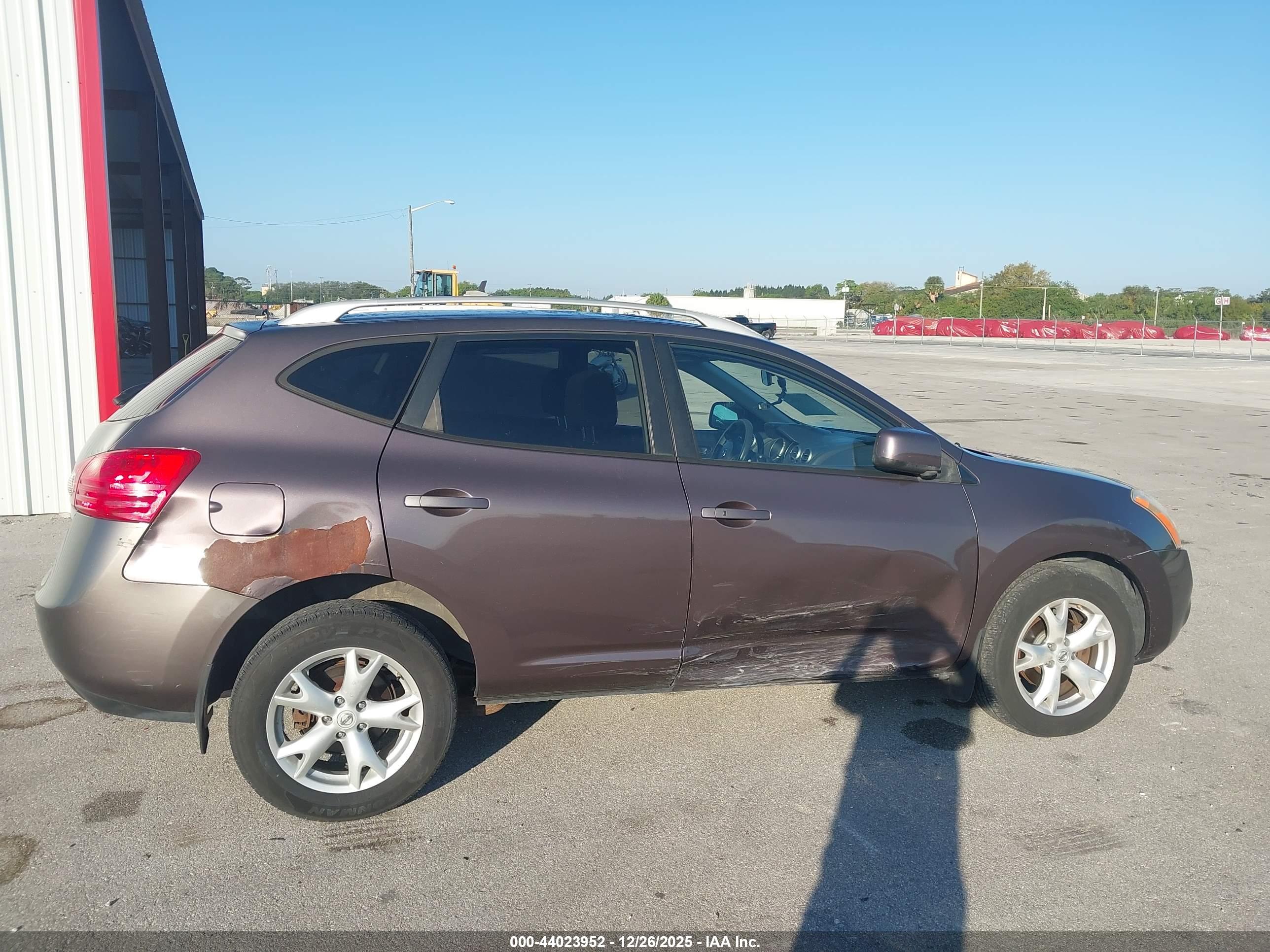 NISSAN ROGUE image 6