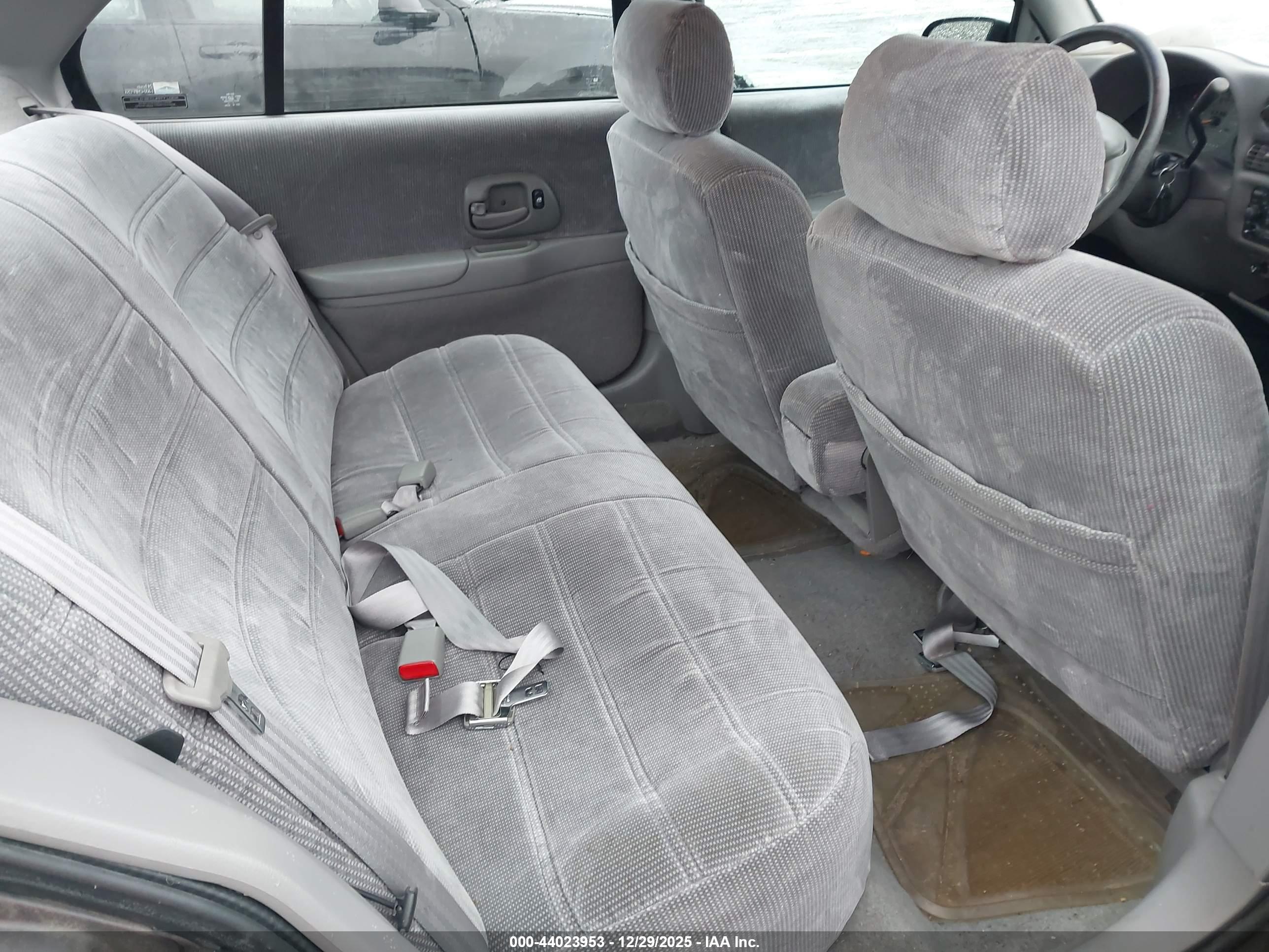 CHEVROLET LUMINA image 8