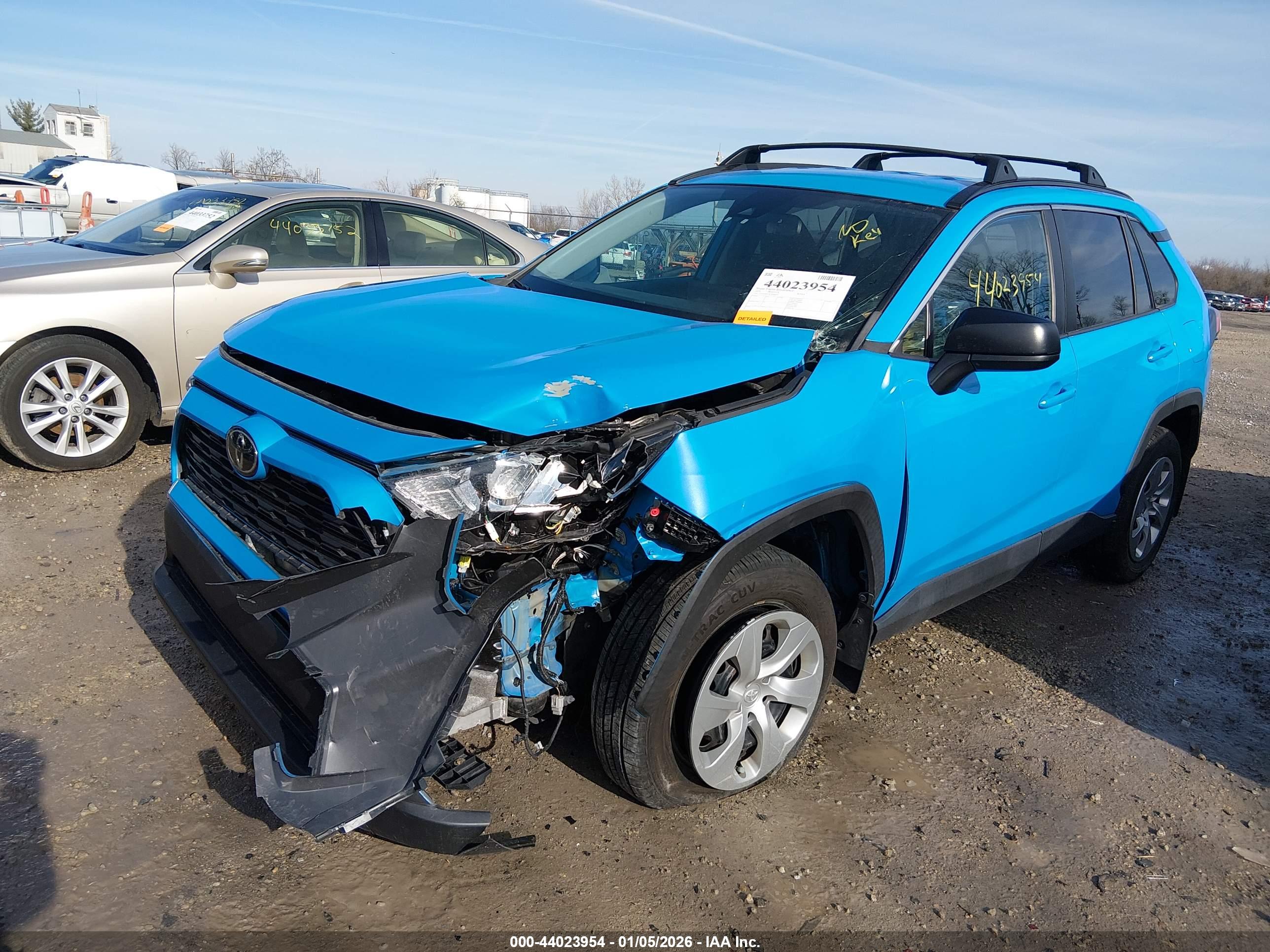 TOYOTA RAV4 image 2