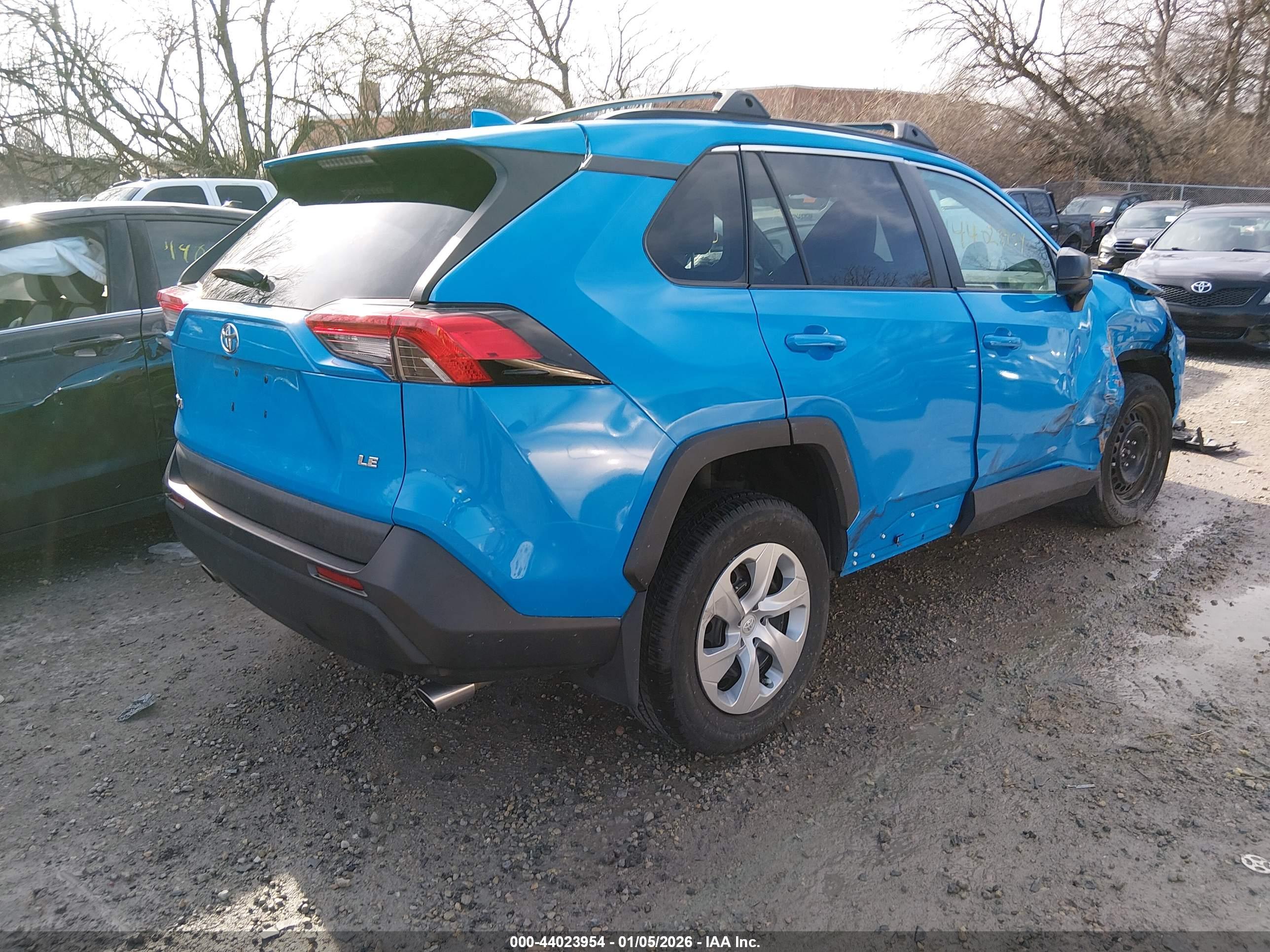 TOYOTA RAV4 image 4