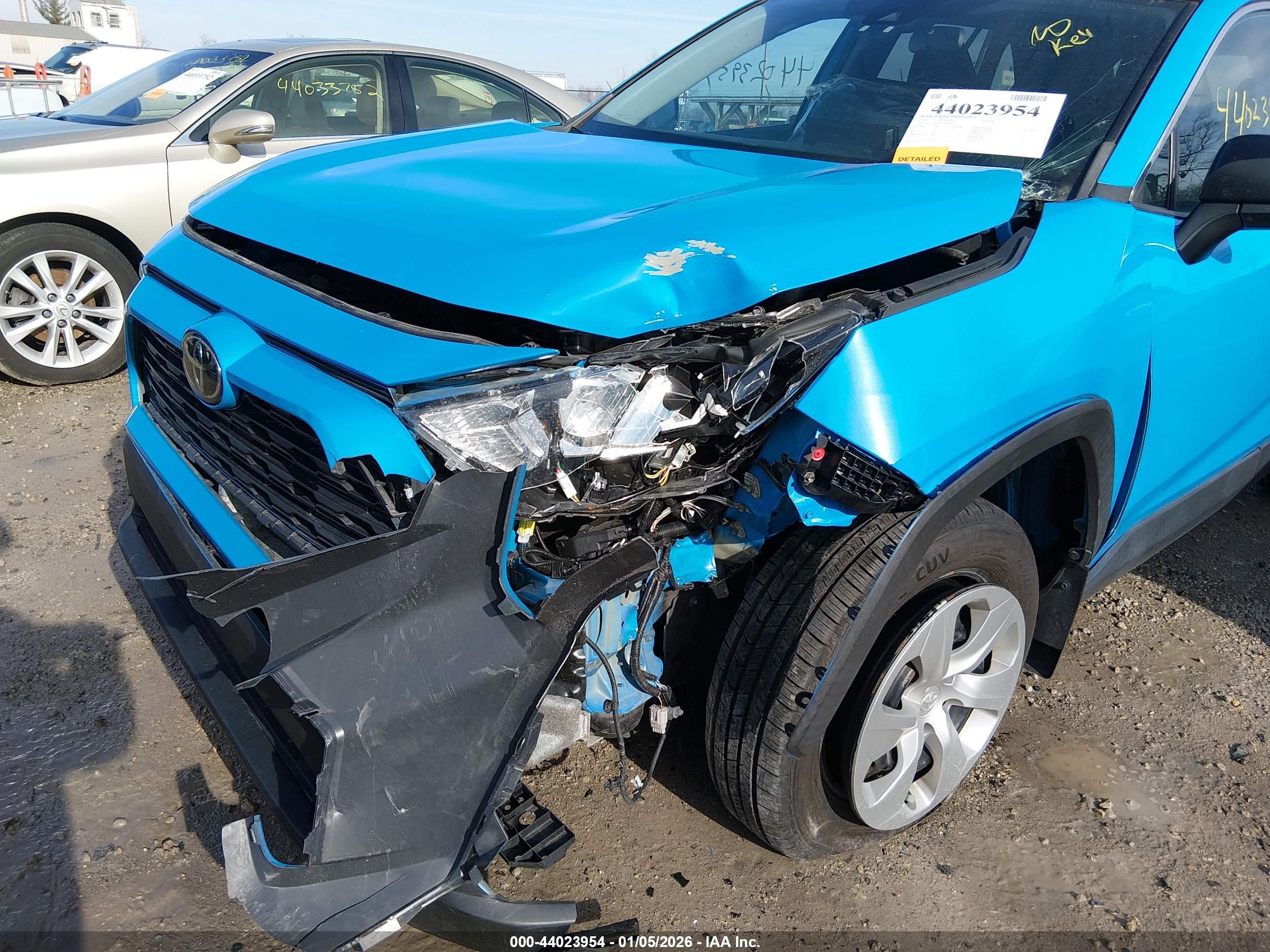 TOYOTA RAV4 image 6