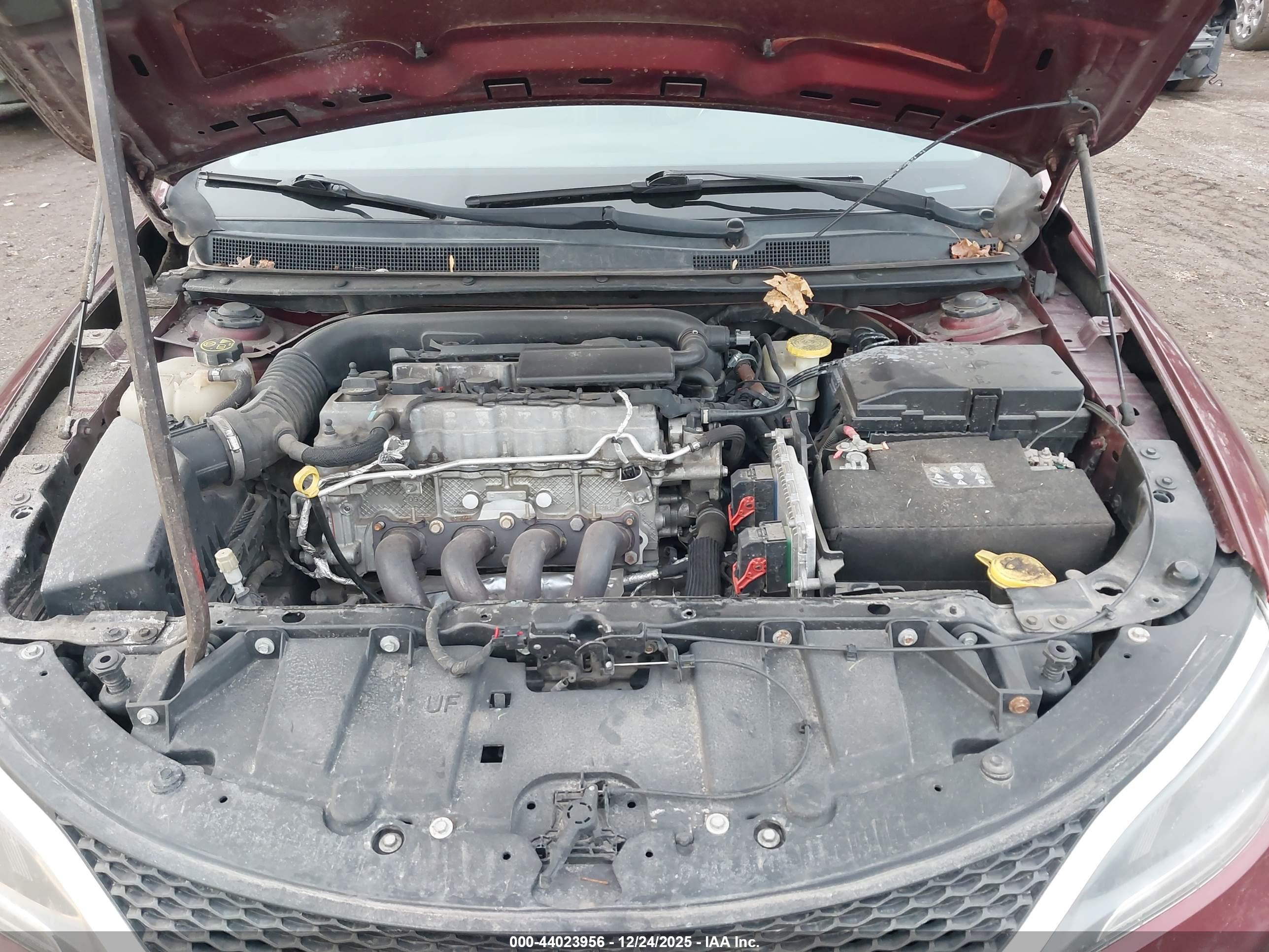 CHRYSLER 200 image 10