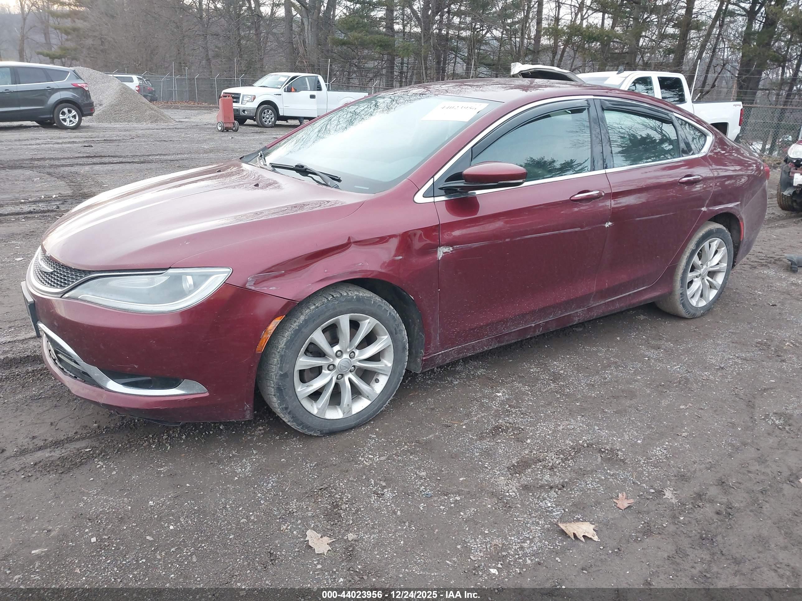 CHRYSLER 200 image 2