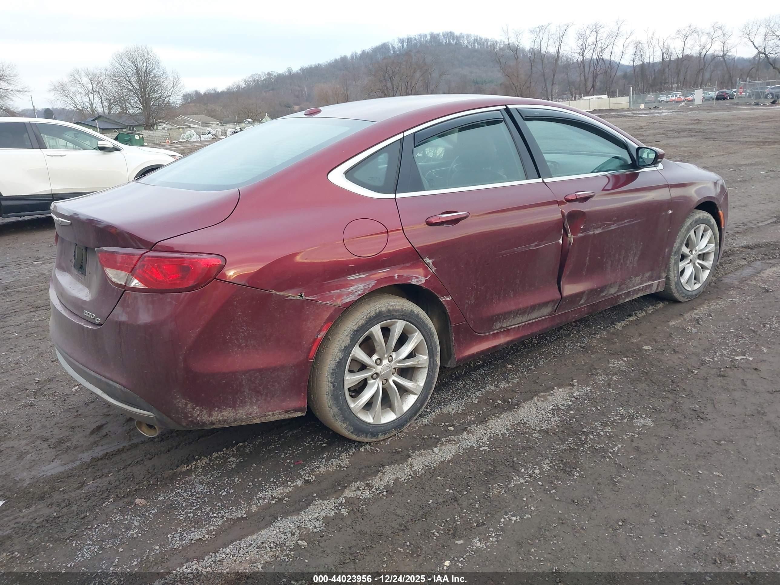 CHRYSLER 200 image 4