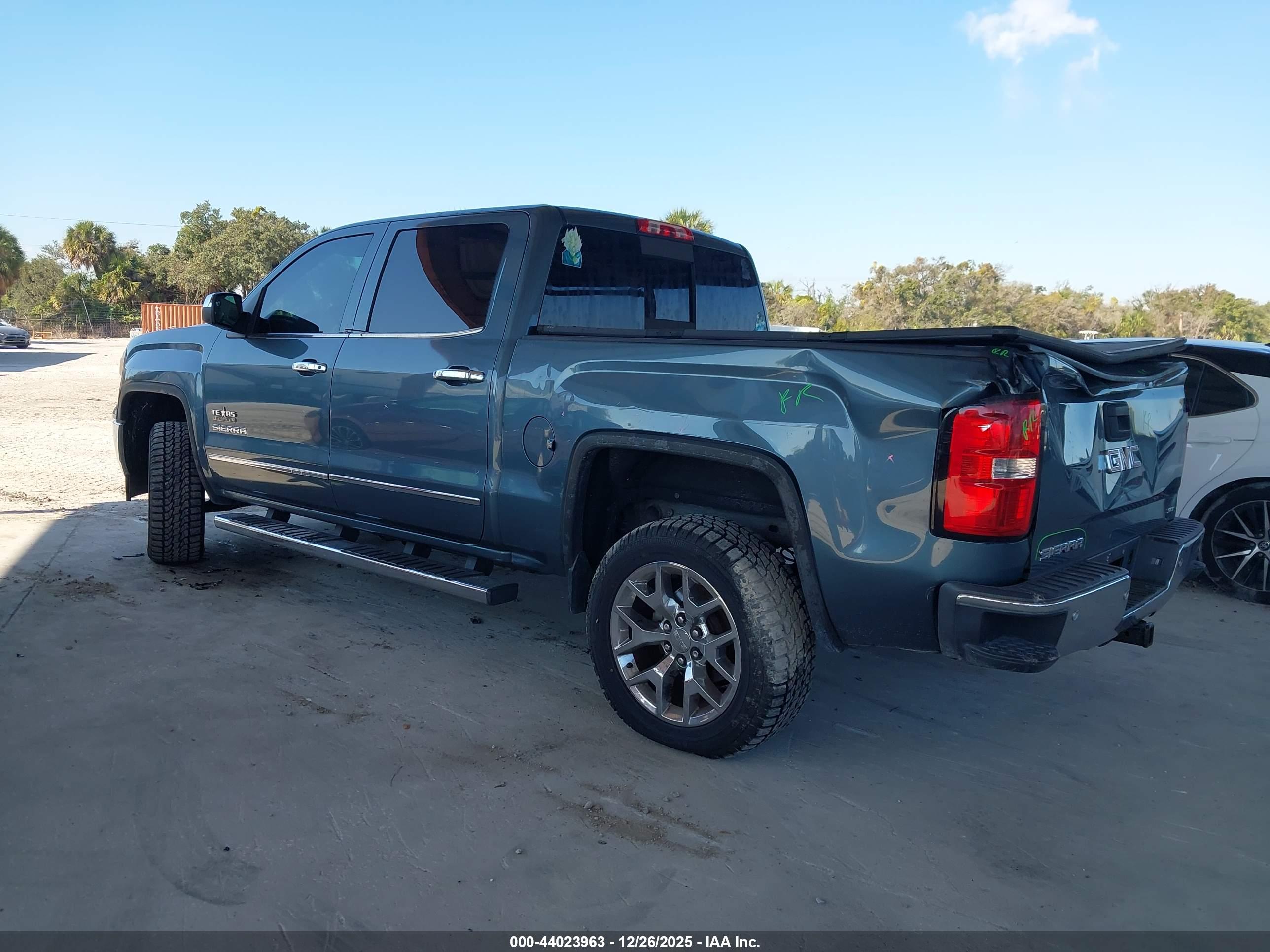 GMC SIERRA image 3
