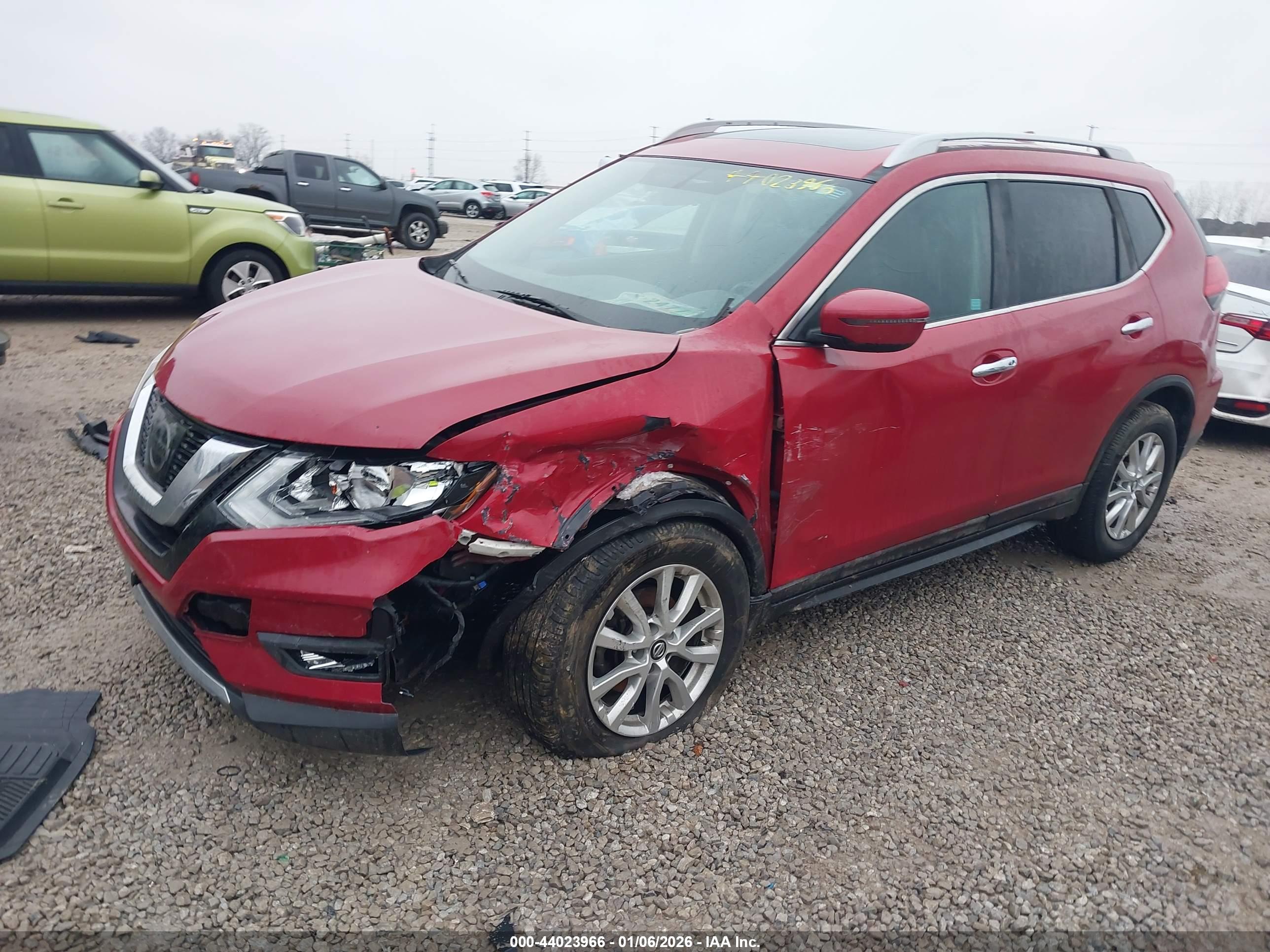 NISSAN ROGUE image 2