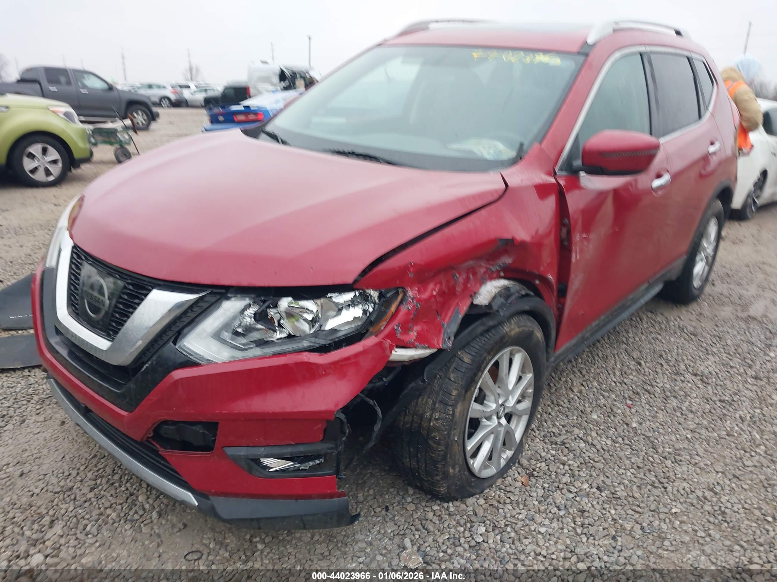 NISSAN ROGUE image 6