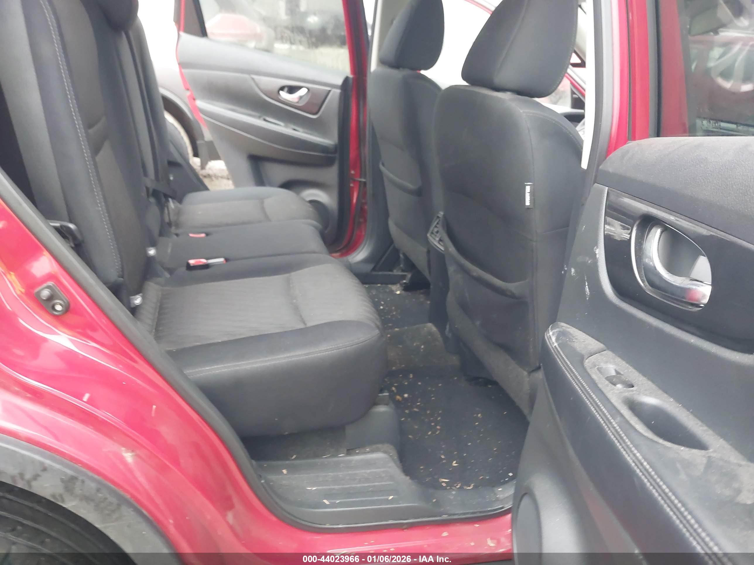 NISSAN ROGUE image 8