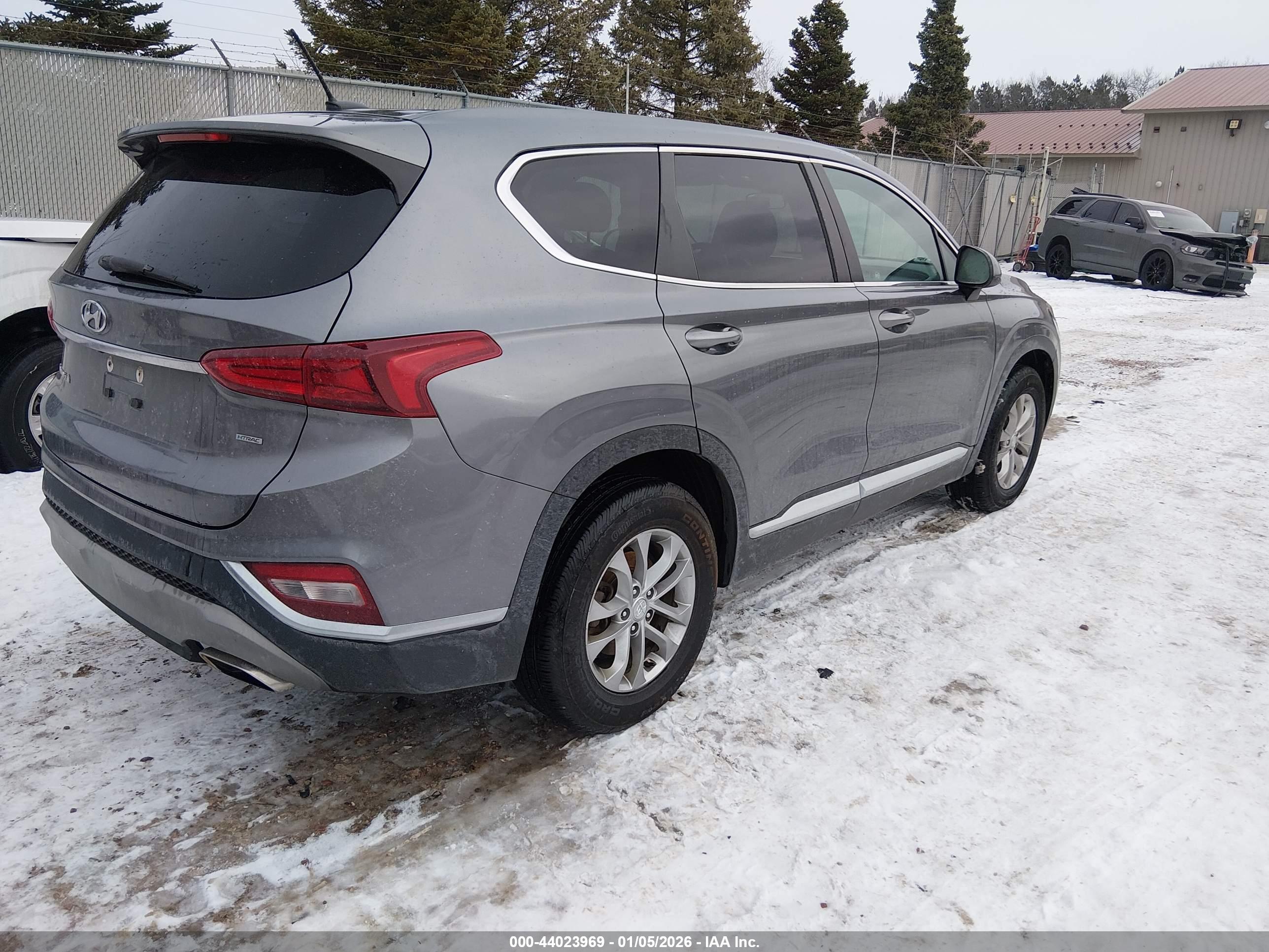 HYUNDAI SANTA image 4