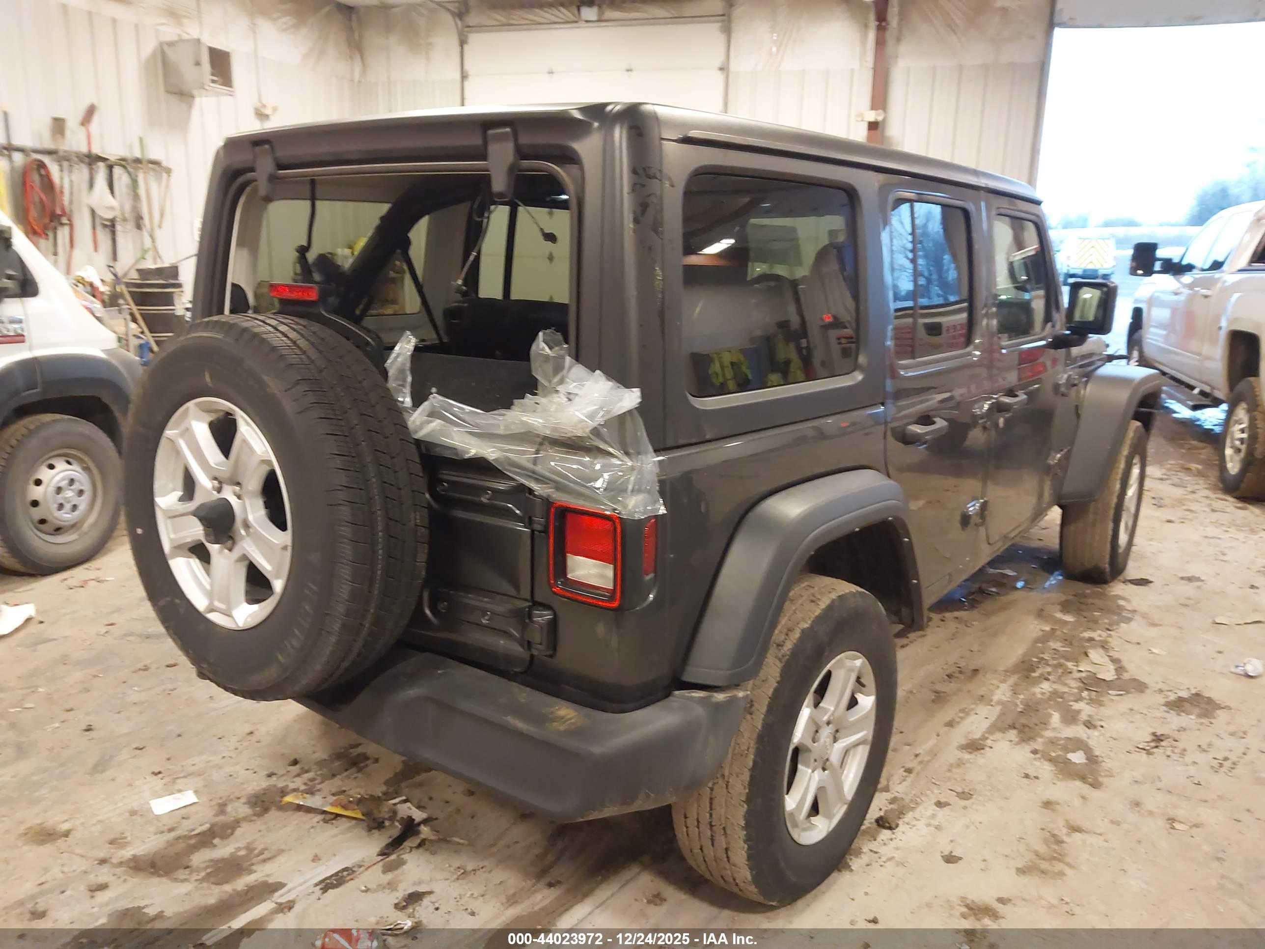 JEEP WRANGLER image 4