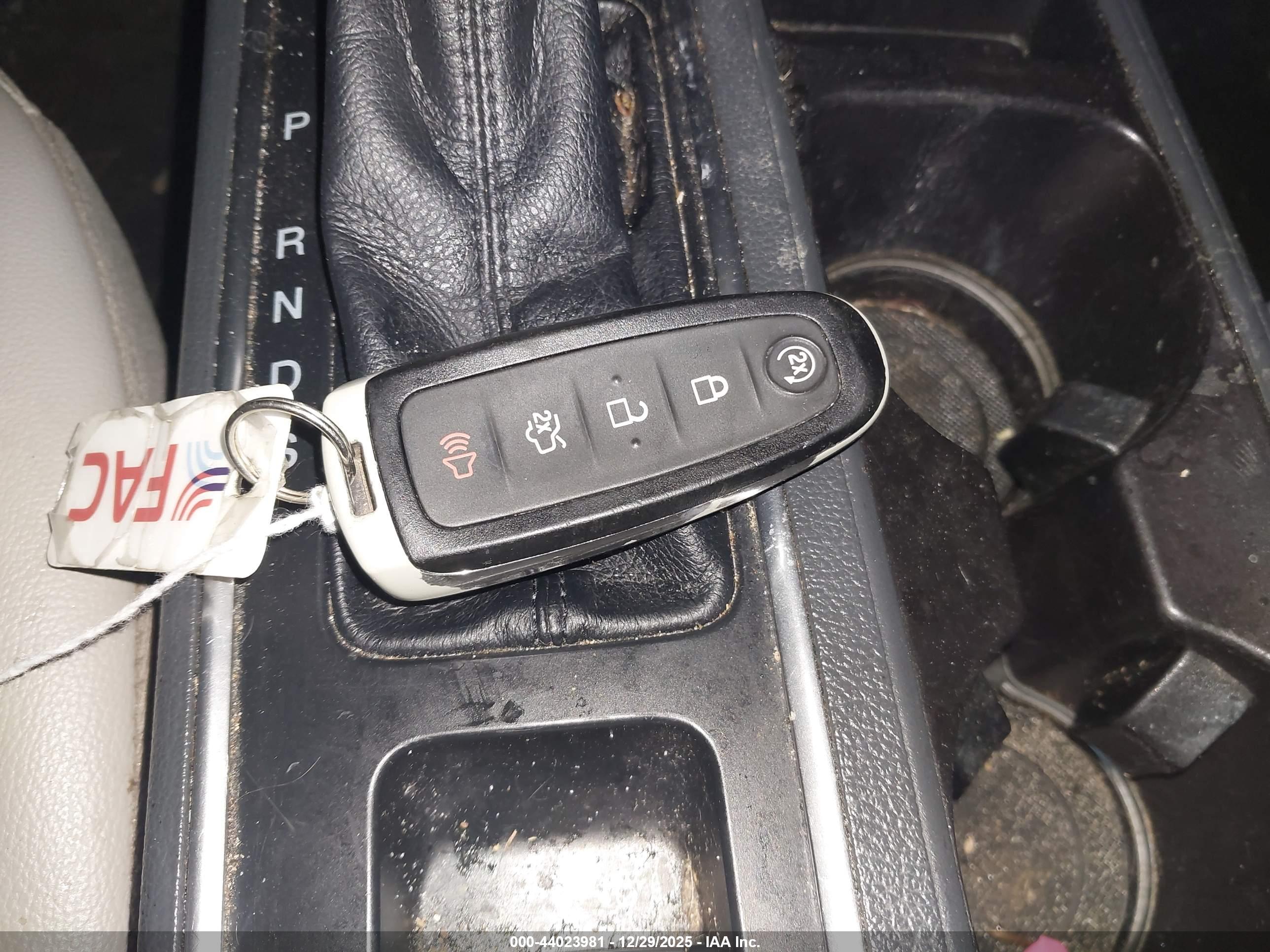 FORD ESCAPE image 11