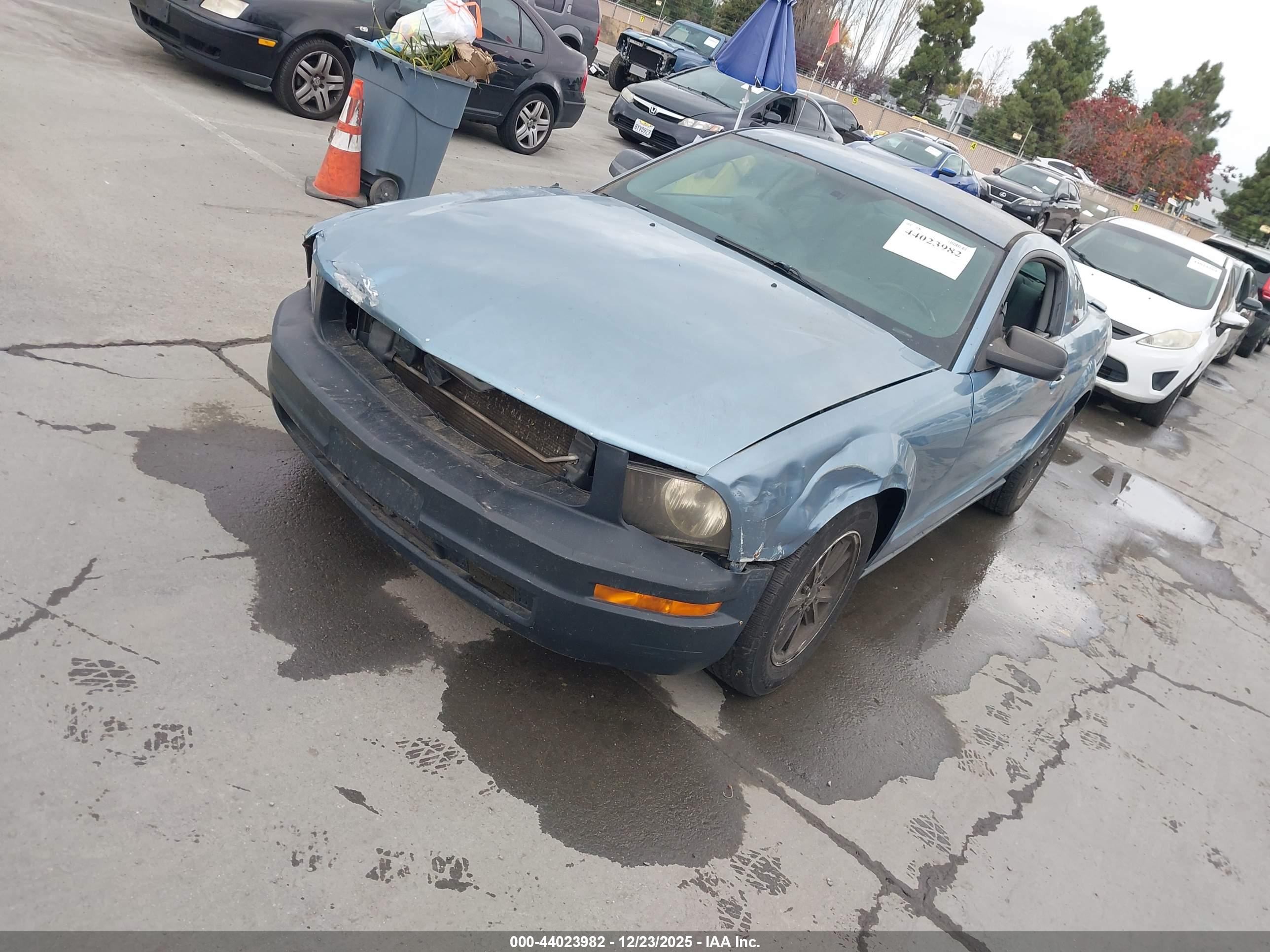 FORD MUSTANG image 2