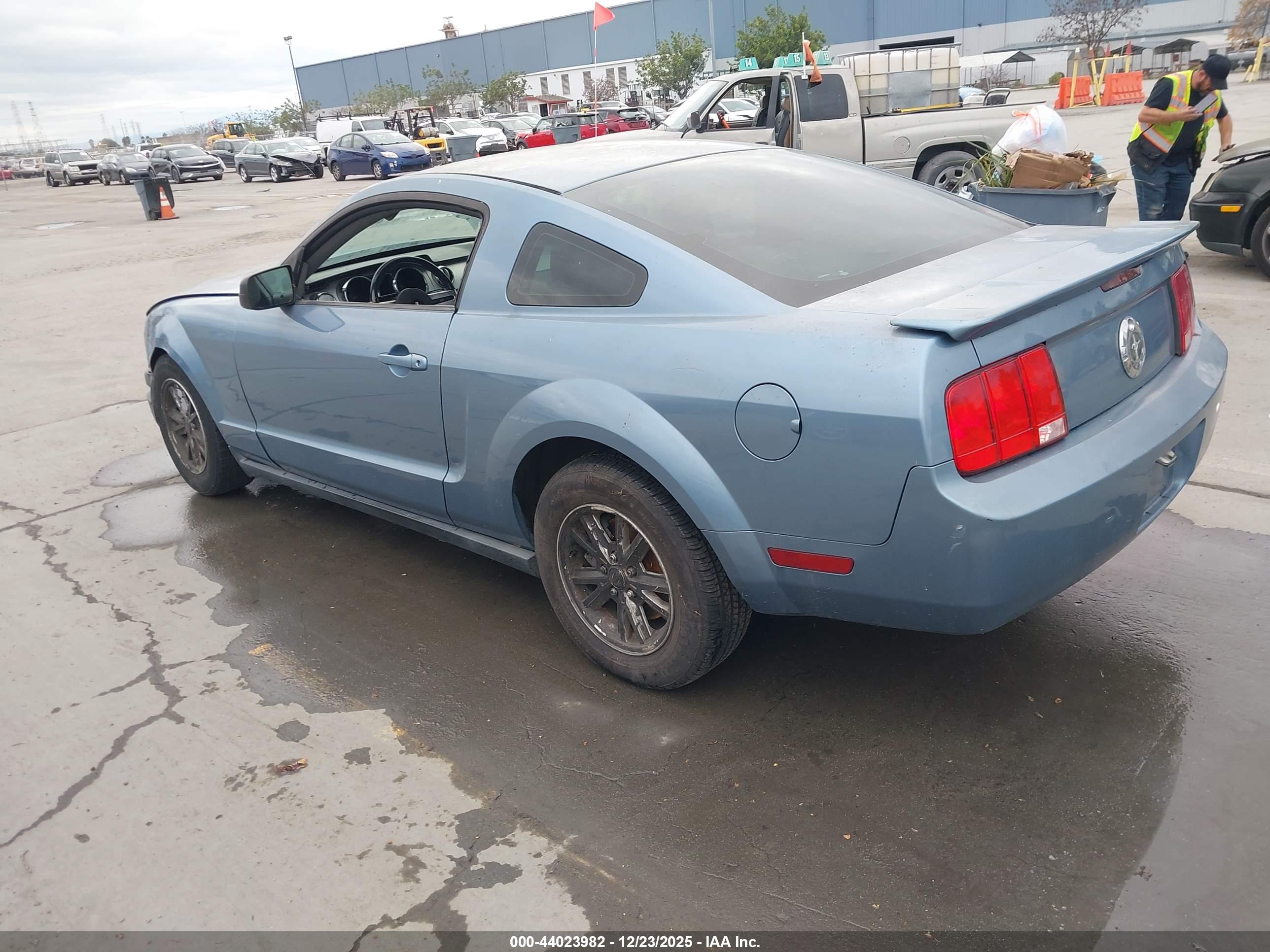 FORD MUSTANG image 3