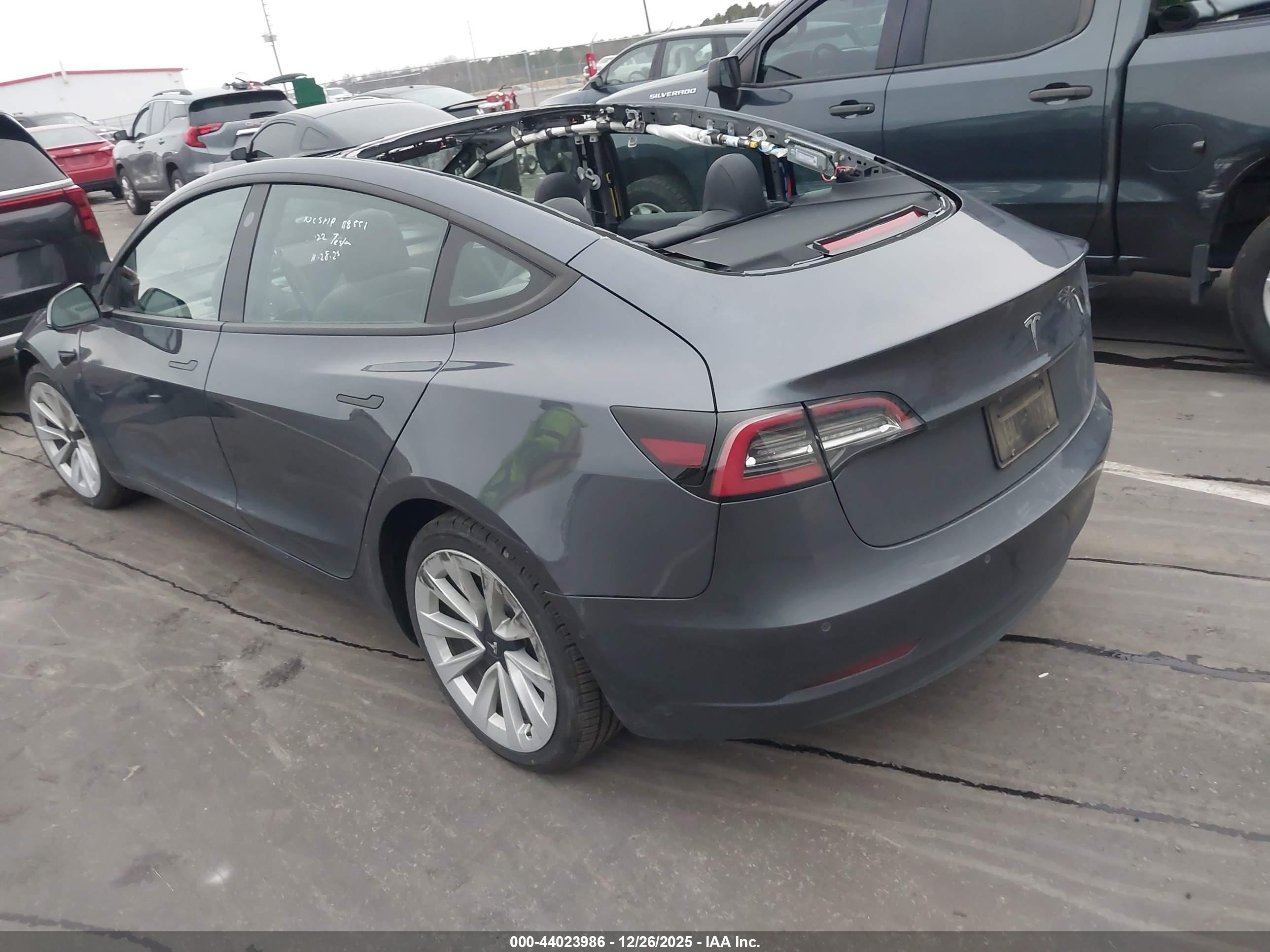 TESLA MODEL image 3