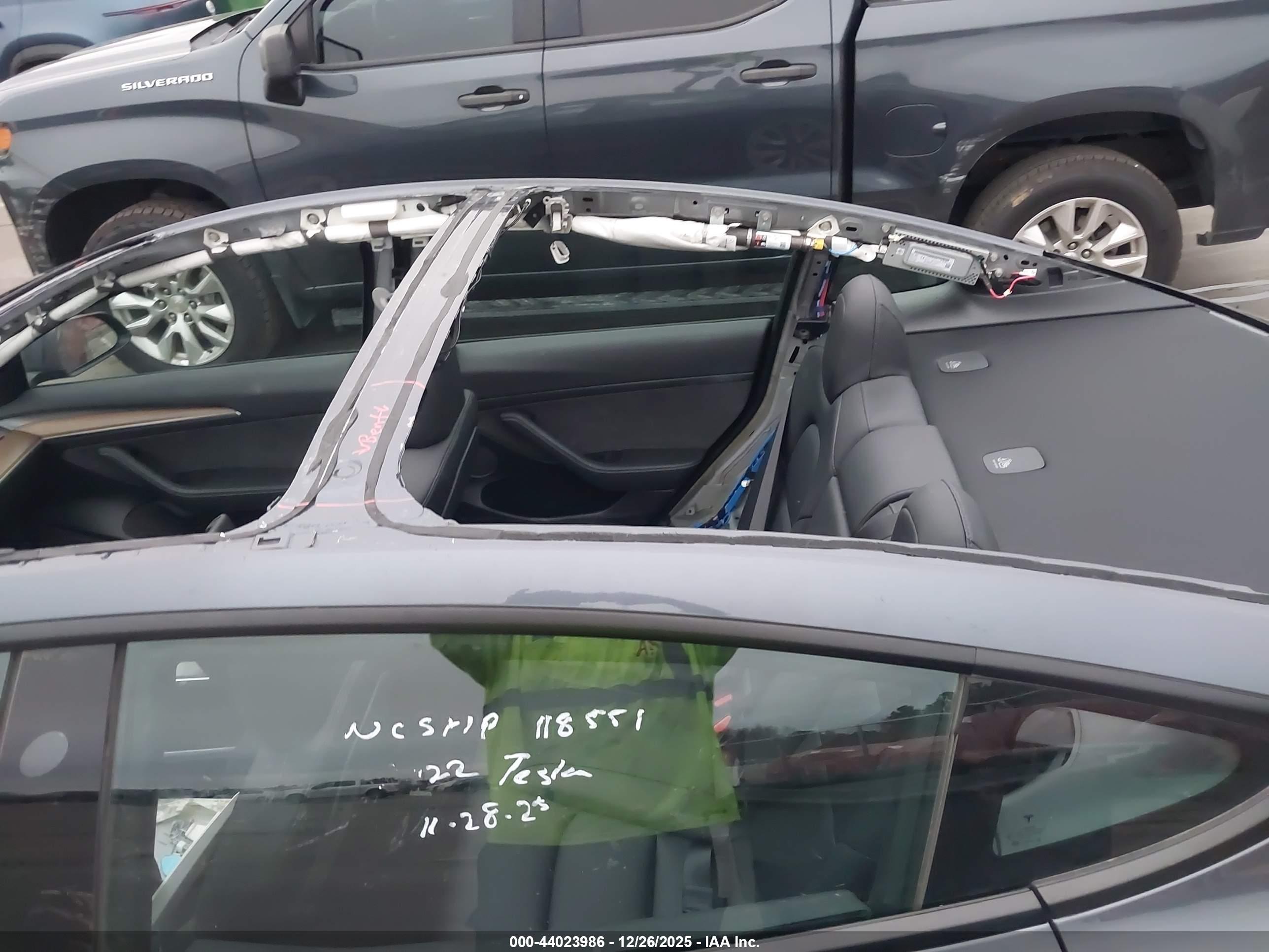 TESLA MODEL image 6