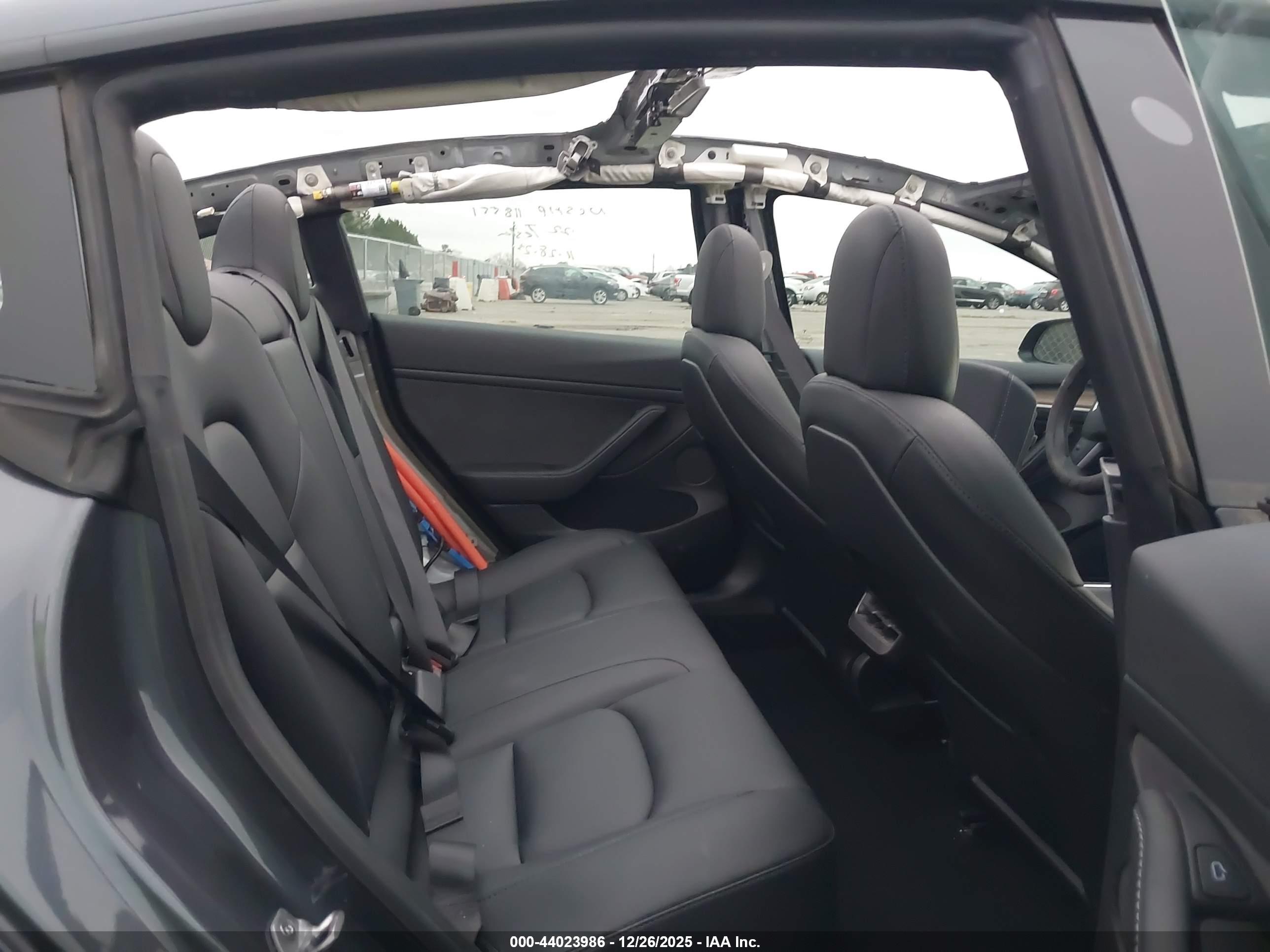 TESLA MODEL image 8