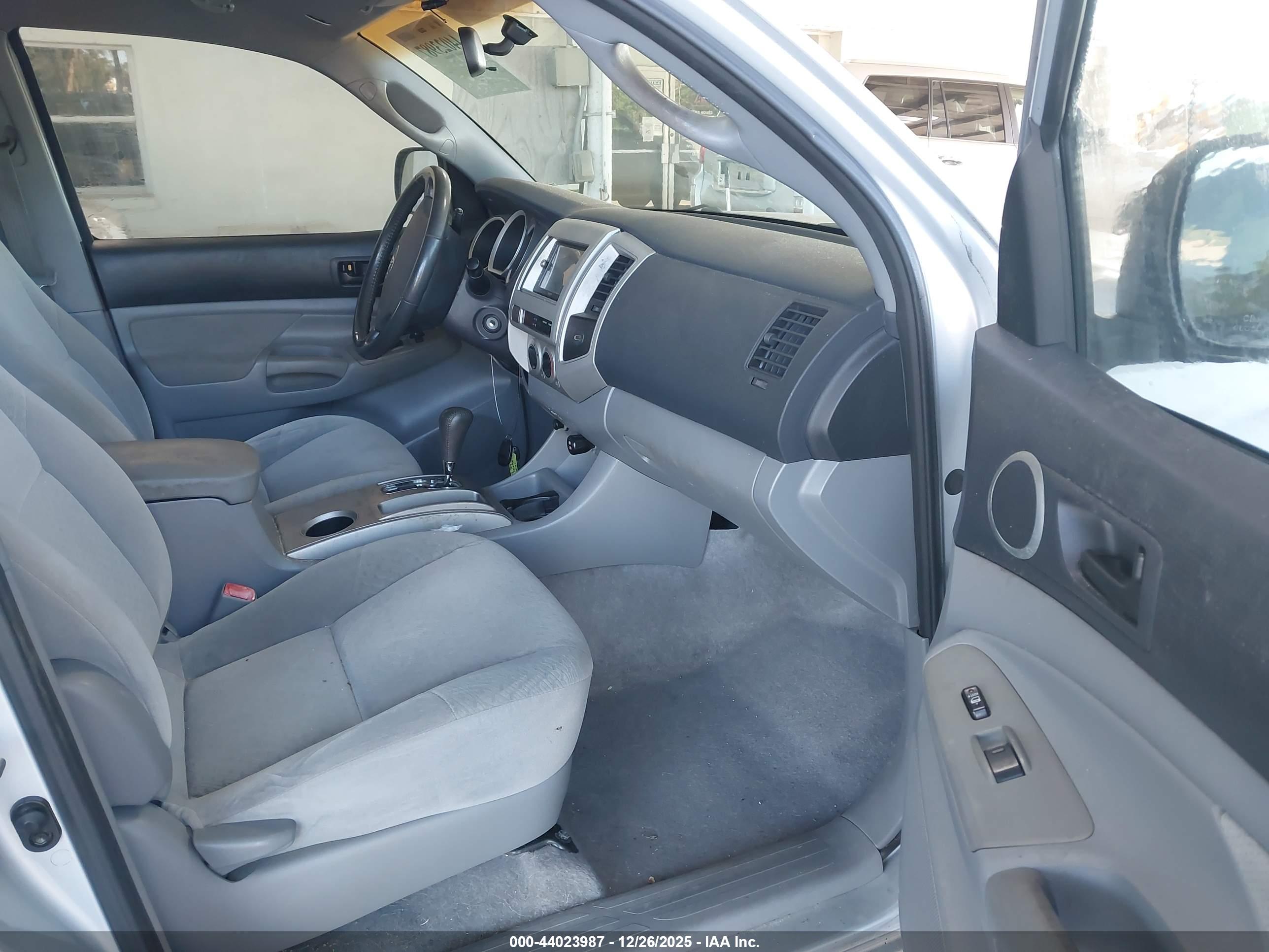 TOYOTA TACOMA image 5