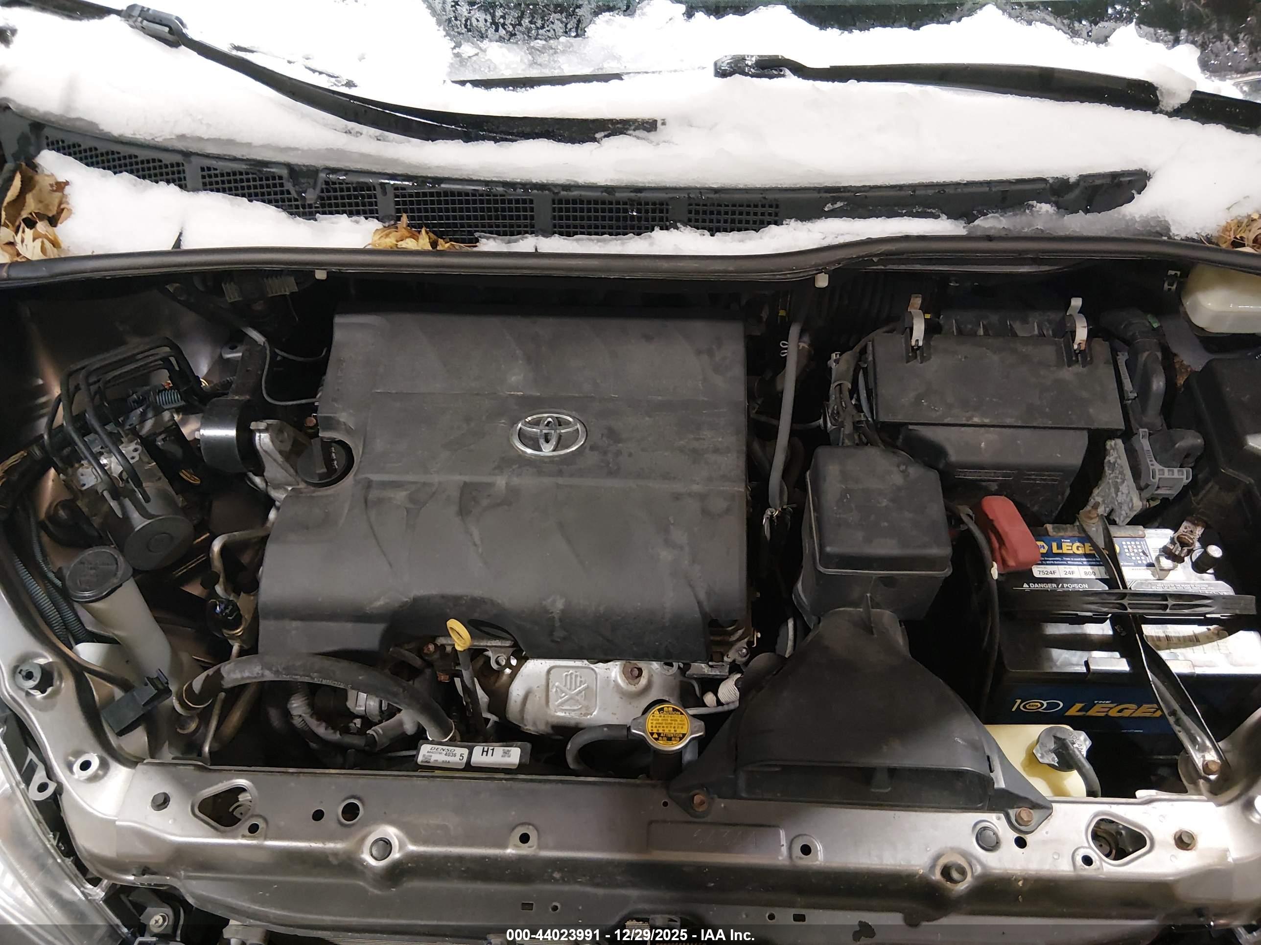 TOYOTA SIENNA image 10