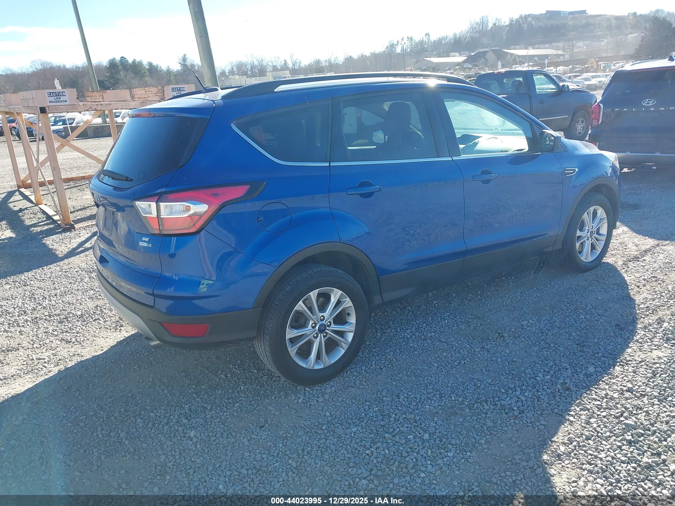 FORD ESCAPE image 4