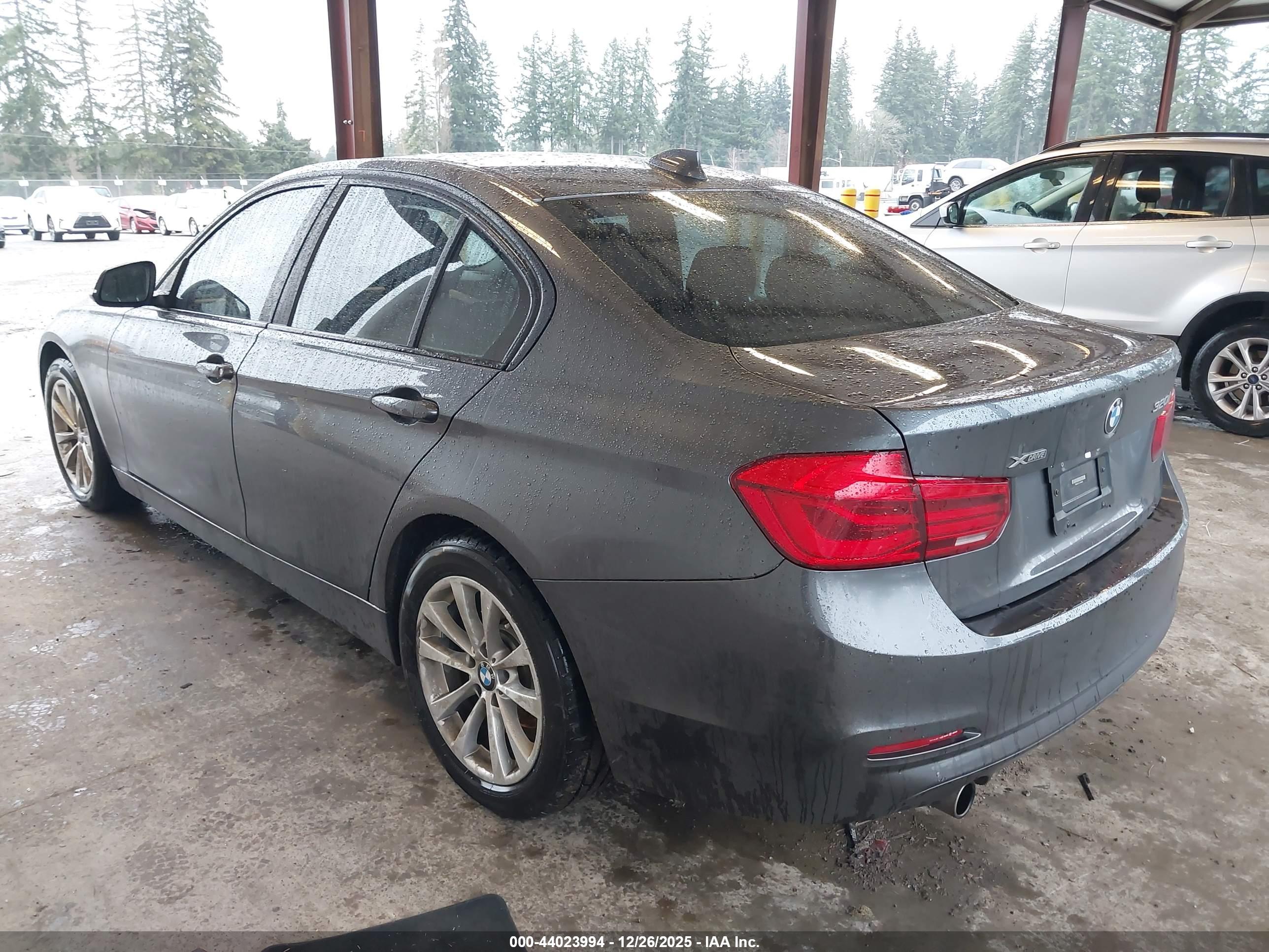 BMW 320I image 3