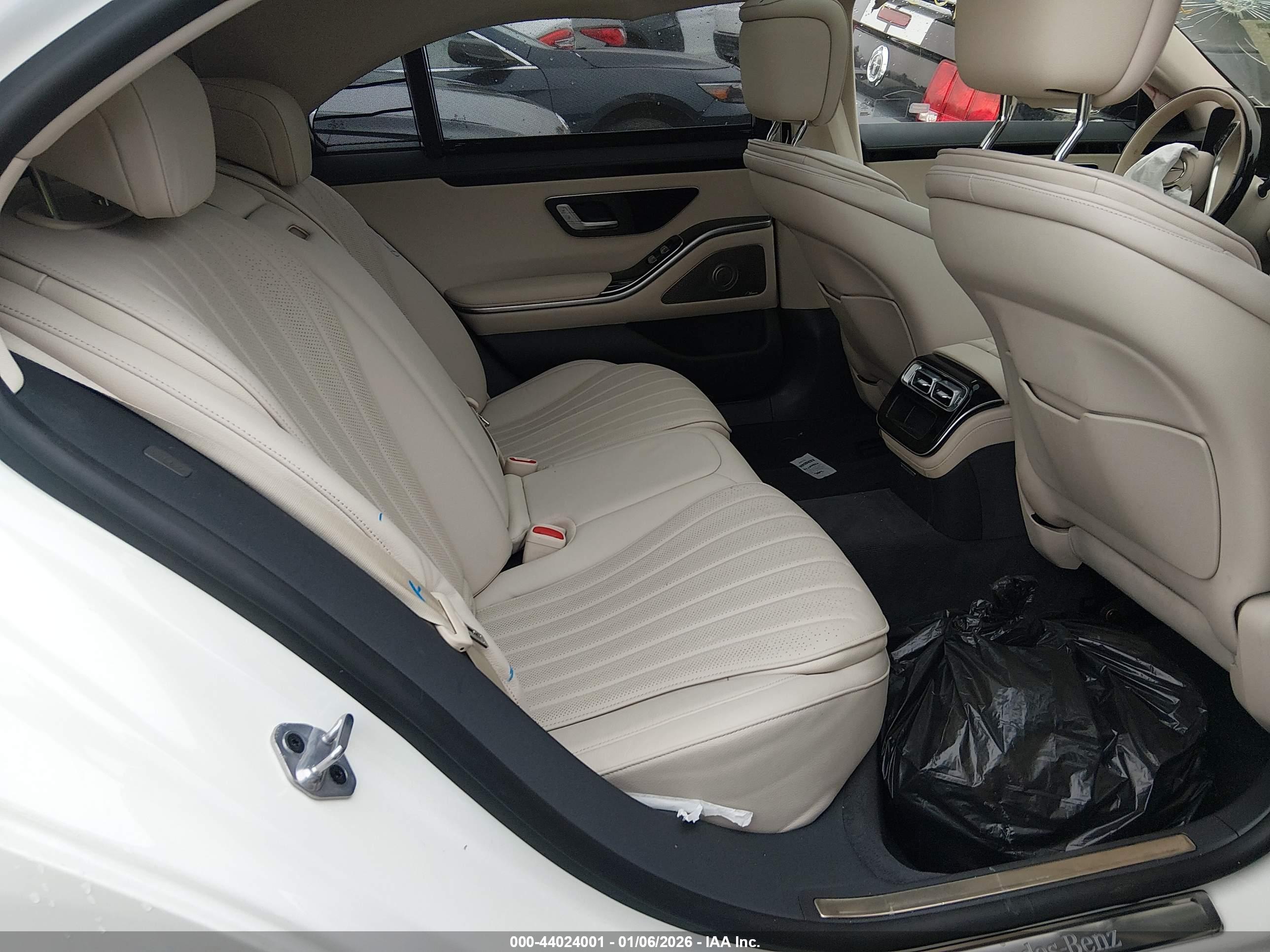 MERCEDES-BENZ S image 8