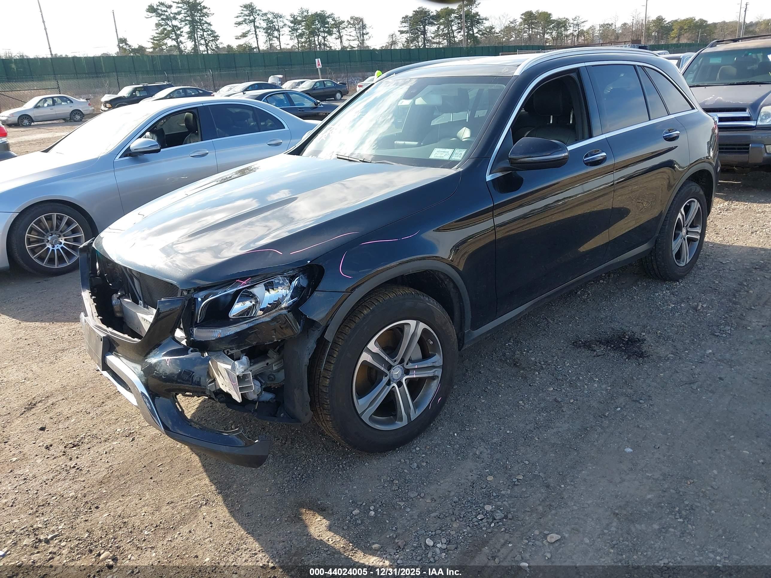 MERCEDES-BENZ GLC image 2